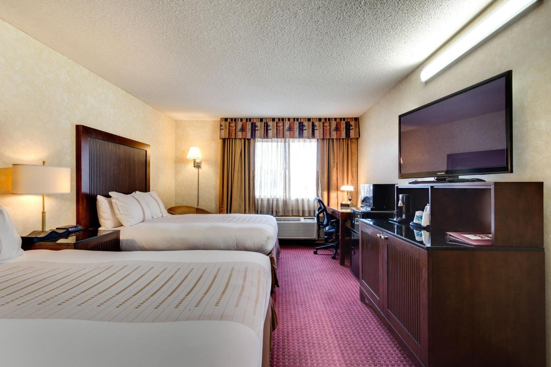 Fireside Inn and Suites photo 31