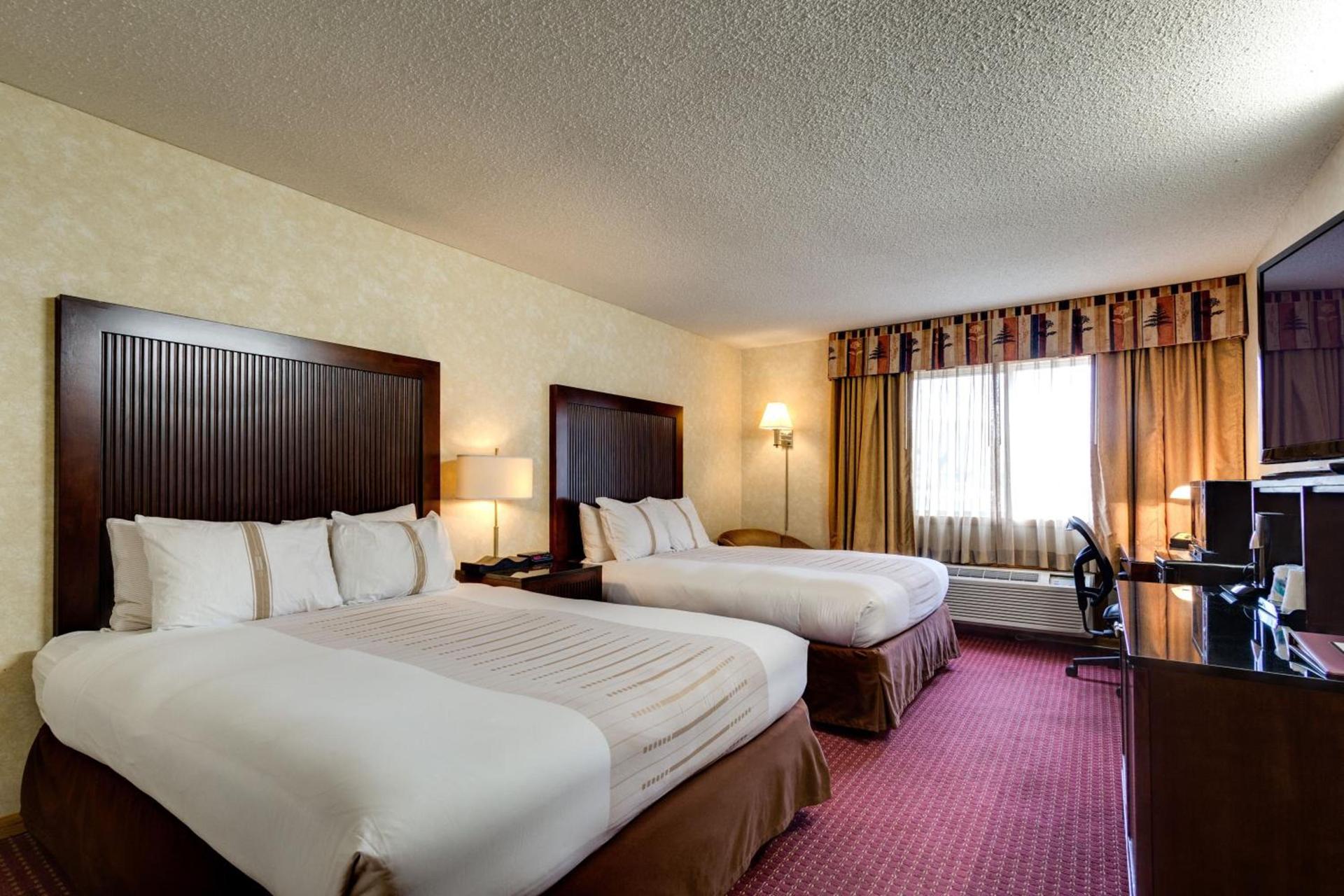Fireside Inn and Suites photo 32
