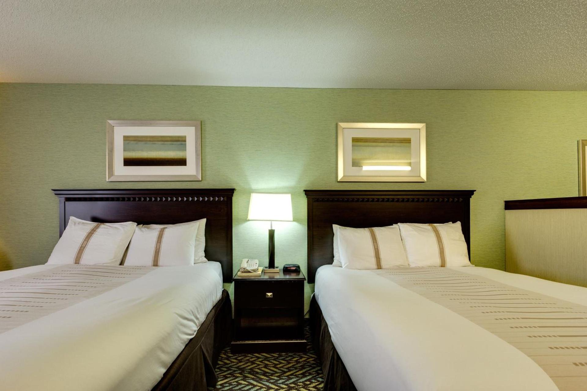 Fireside Inn and Suites photo 15