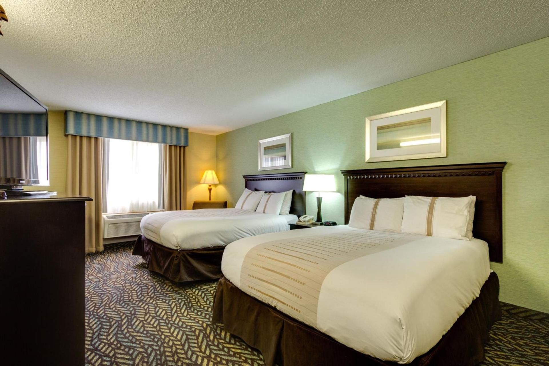 Fireside Inn and Suites photo 17