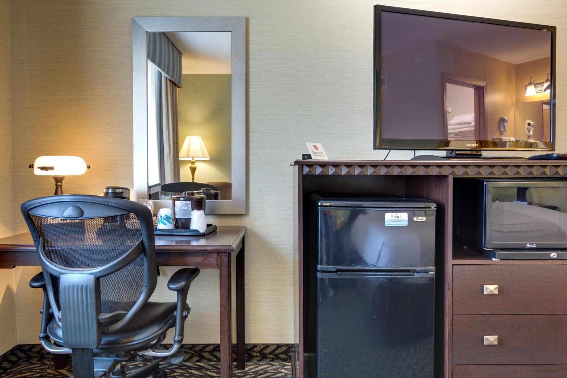 Fireside Inn and Suites photo 10