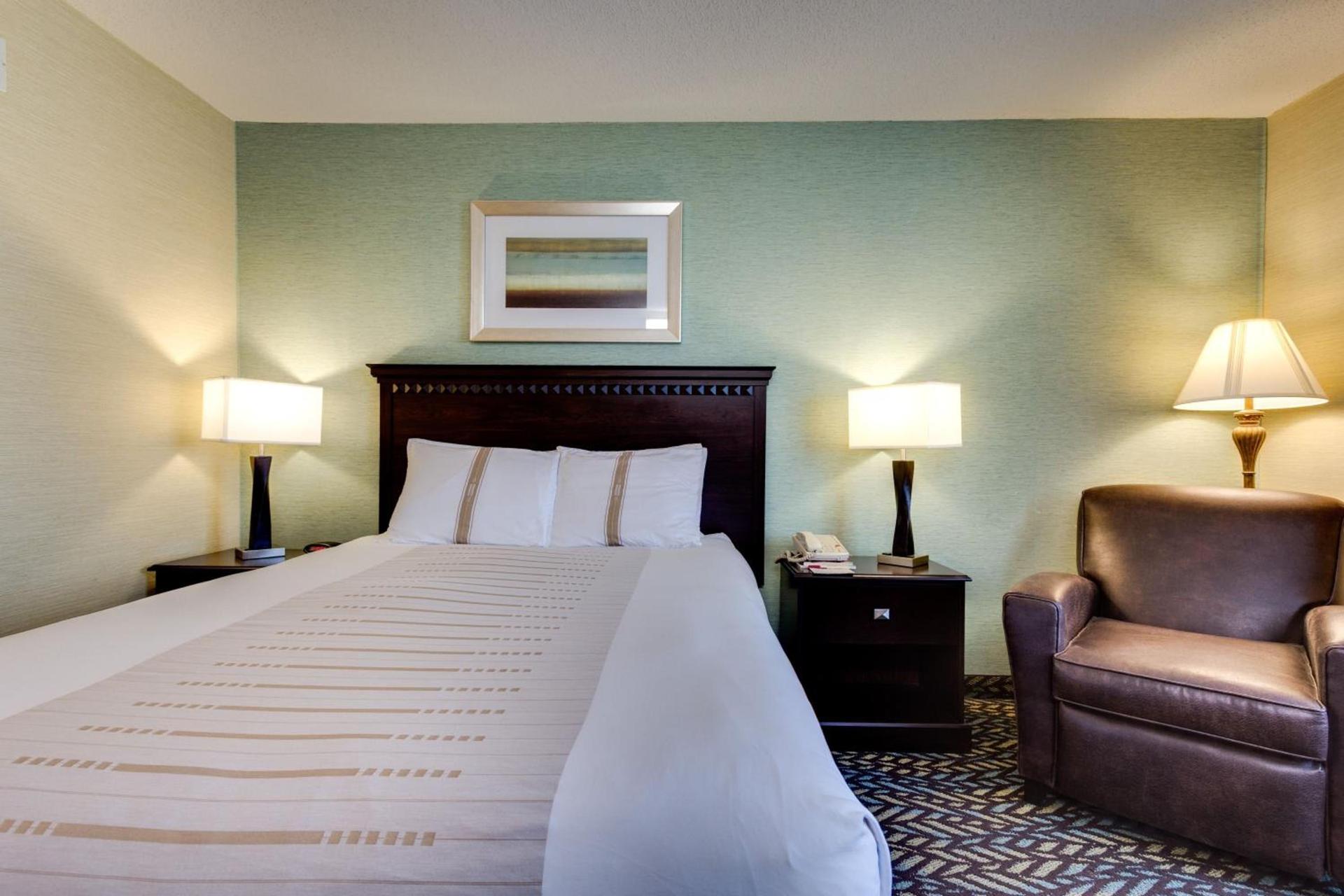 Fireside Inn and Suites photo 11