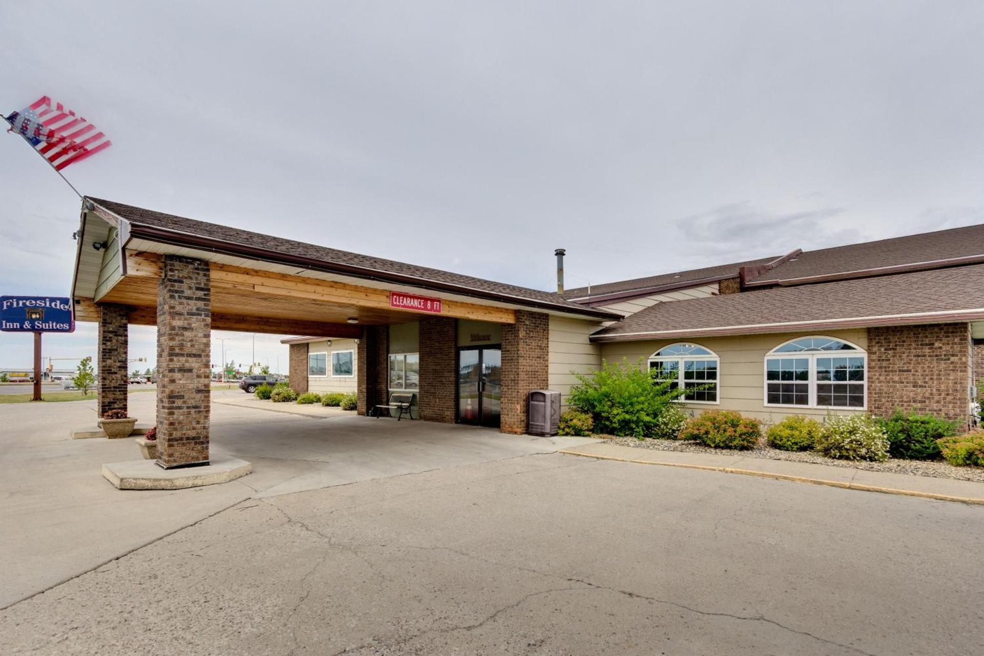Fireside Inn and Suites — hotel in Devils Lake