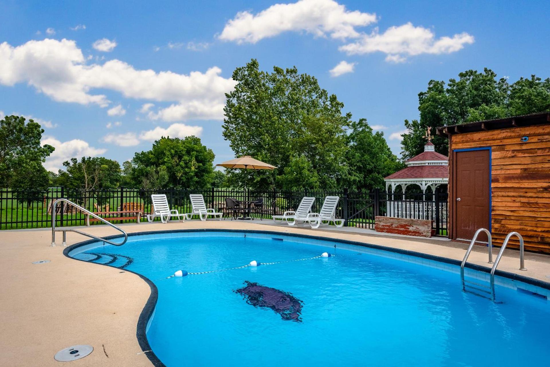 Fairway Inn photo 13