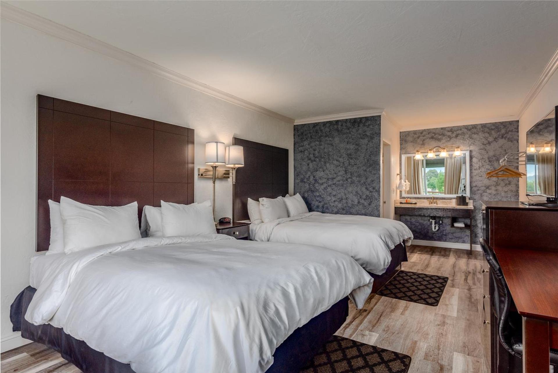 Fairway Inn photo 35