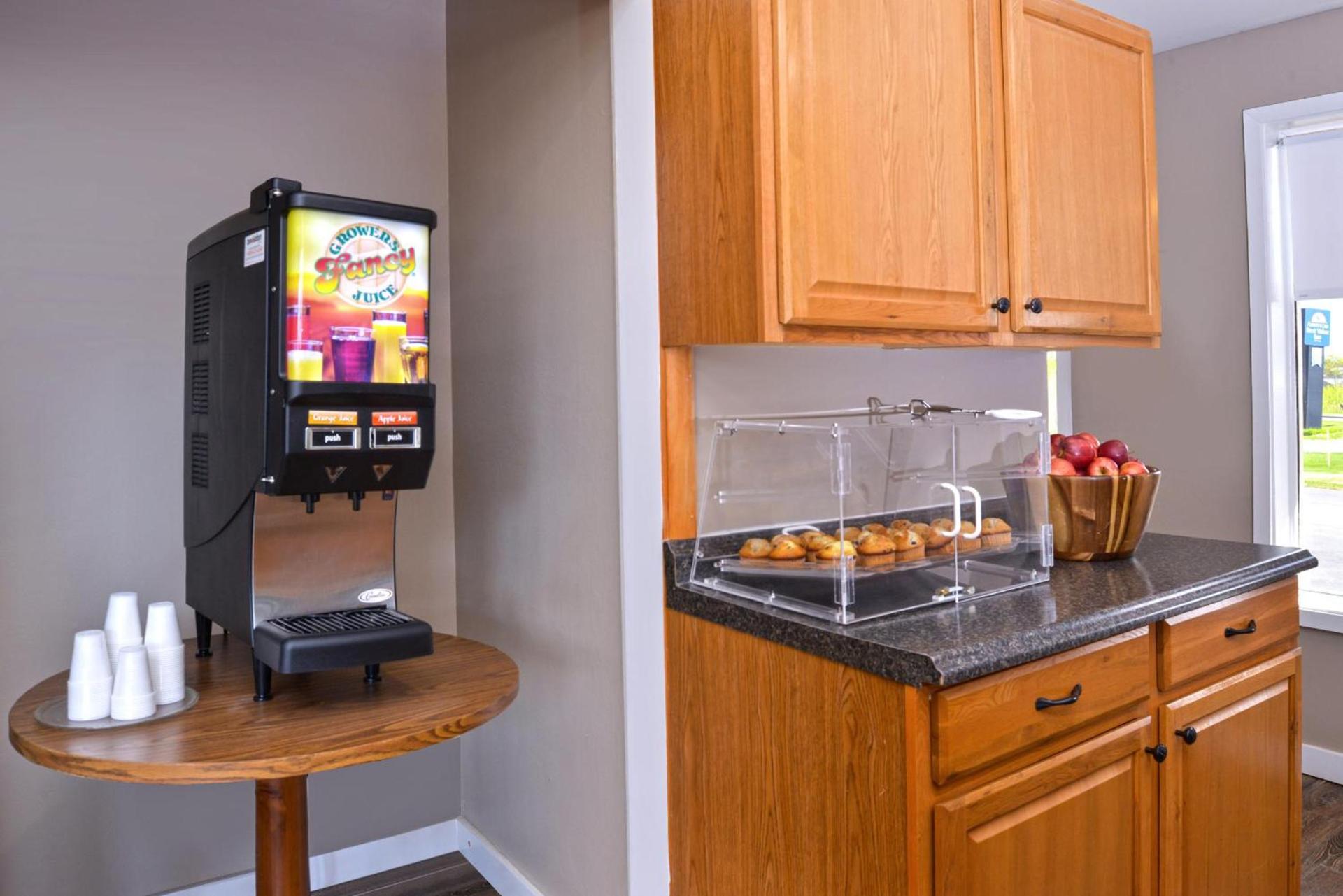 Americas Best Value Inn Plattsburgh photo 35