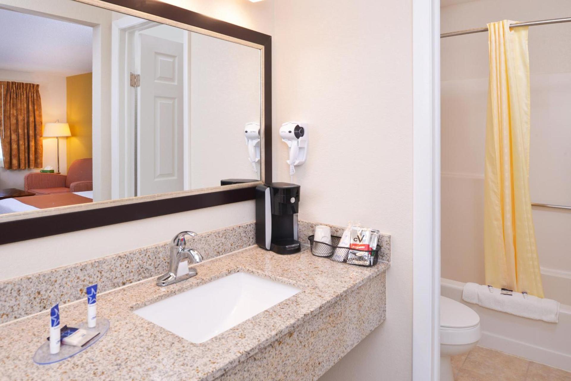 Americas Best Value Inn Plattsburgh photo 22
