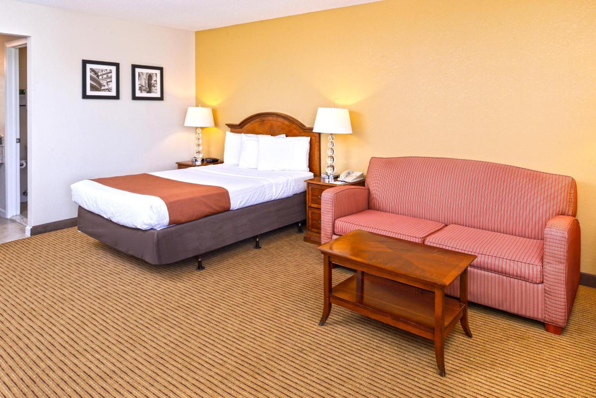 Americas Best Value Inn Plattsburgh photo 9