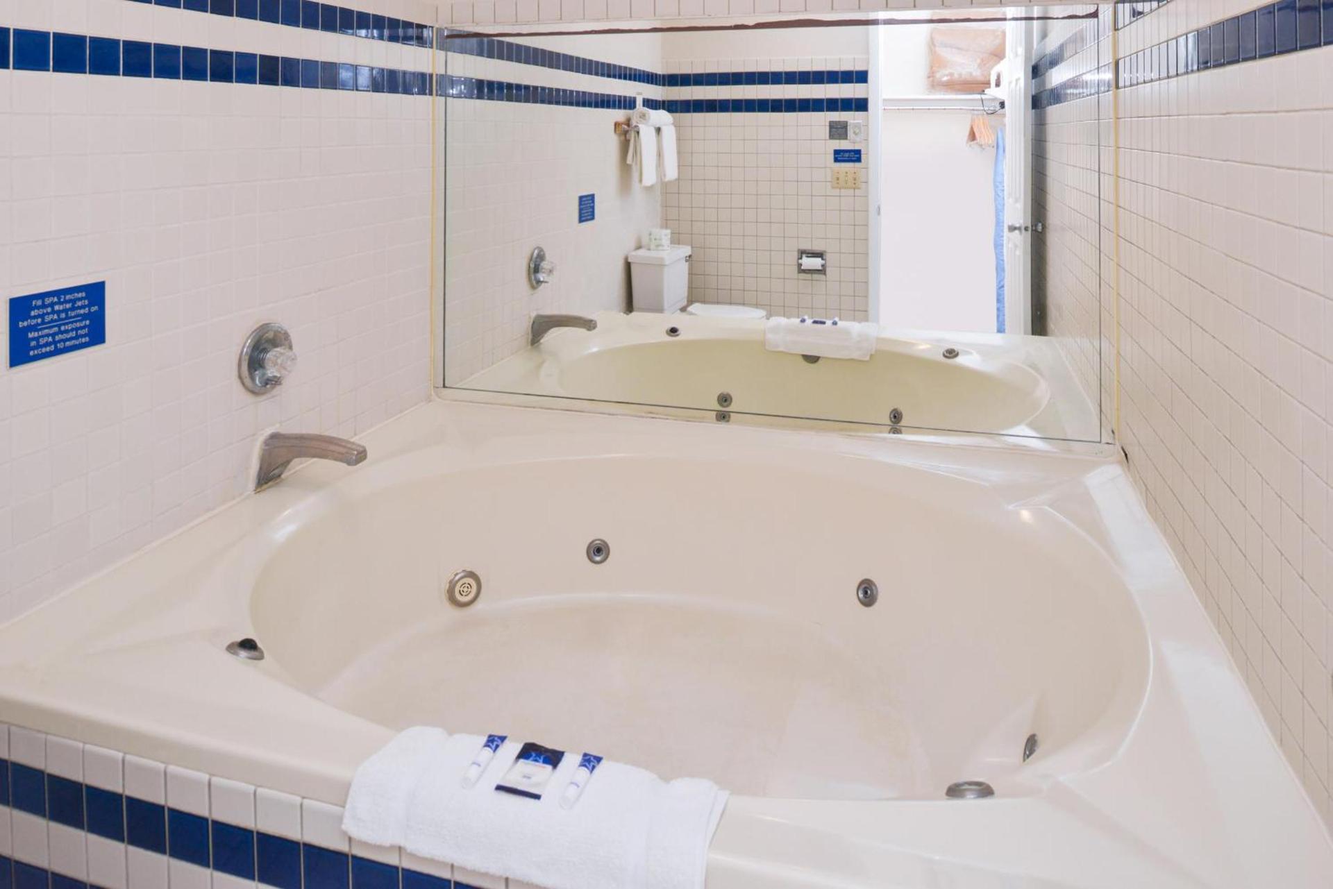 Americas Best Value Inn Plattsburgh photo 27