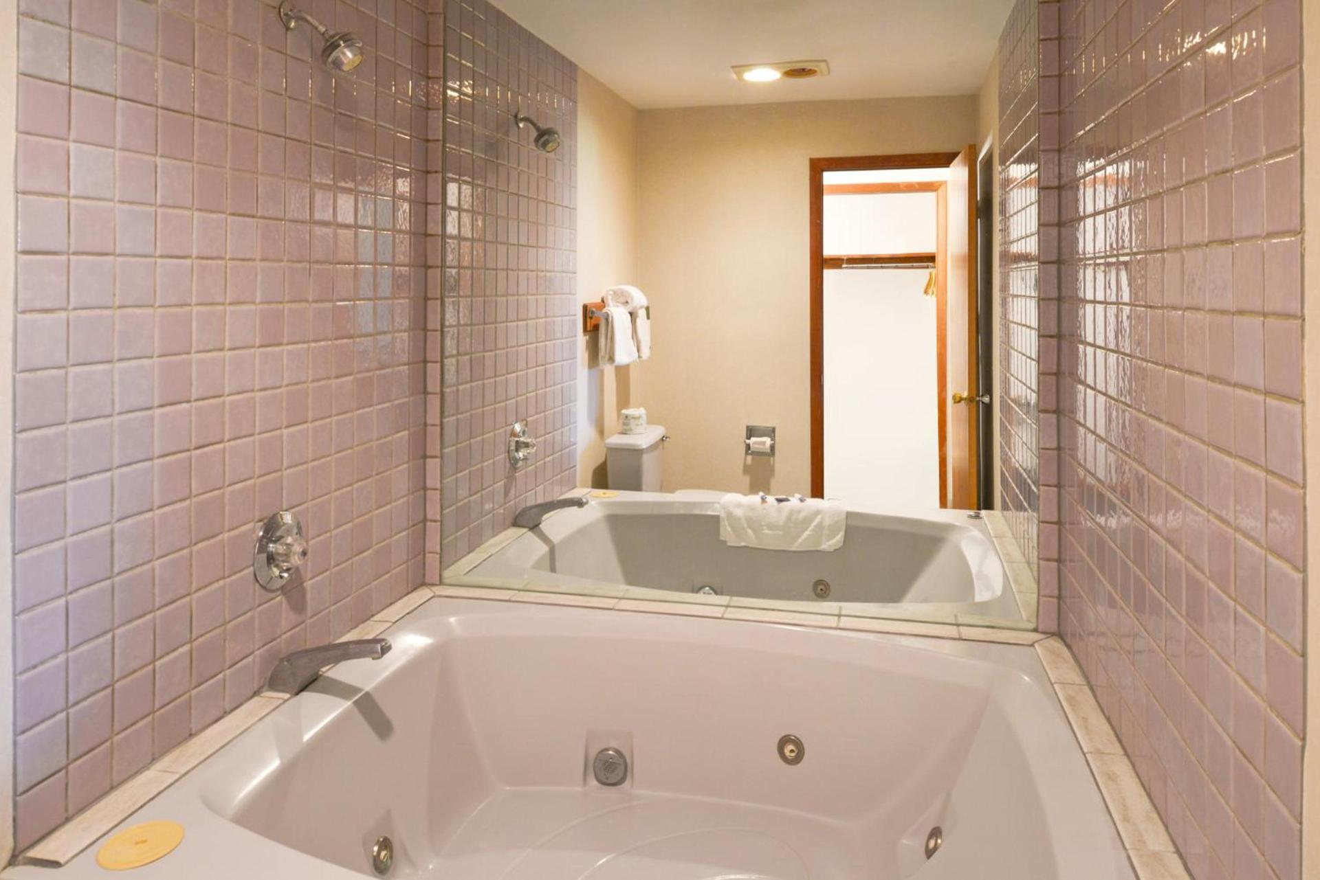 Americas Best Value Inn Plattsburgh photo 28