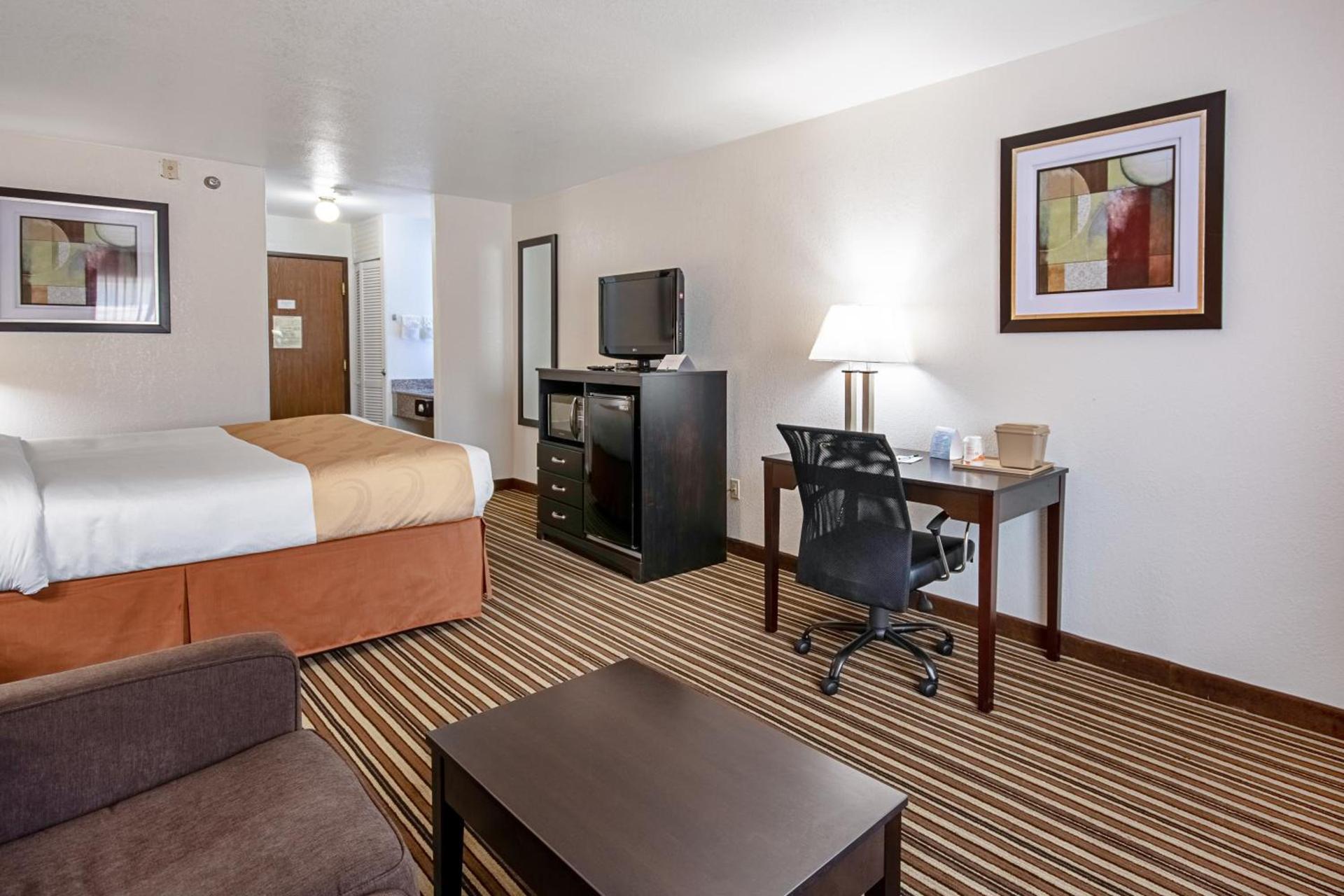 Quality Inn Dodge City photo 29
