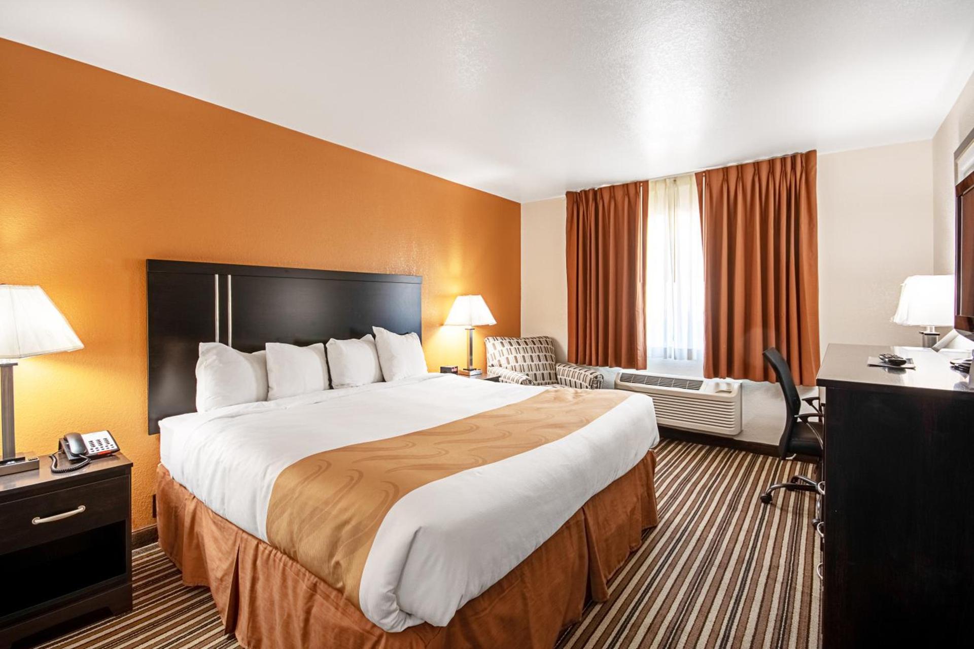 Quality Inn Dodge City photo 34