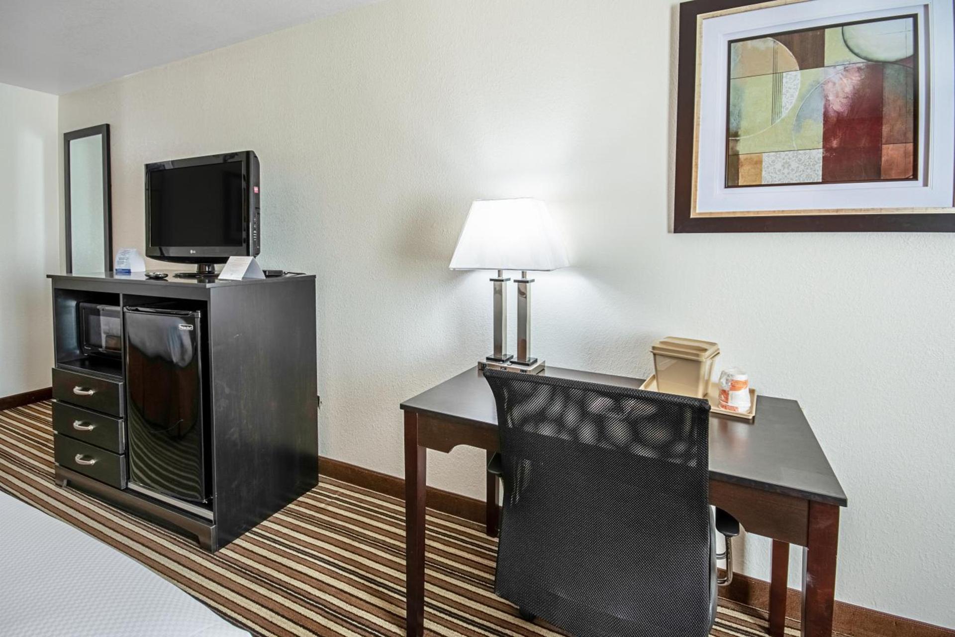 Quality Inn Dodge City photo 8