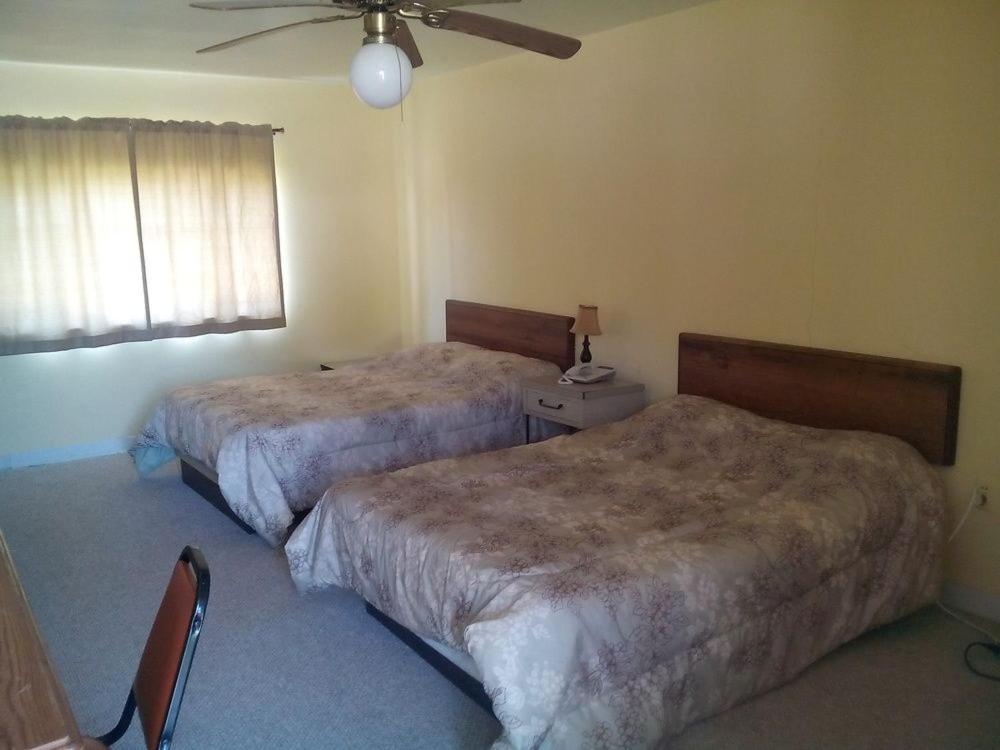 Mountaineer Motel photo 8