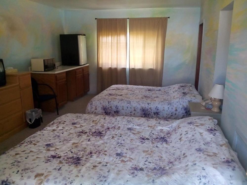Mountaineer Motel photo 1