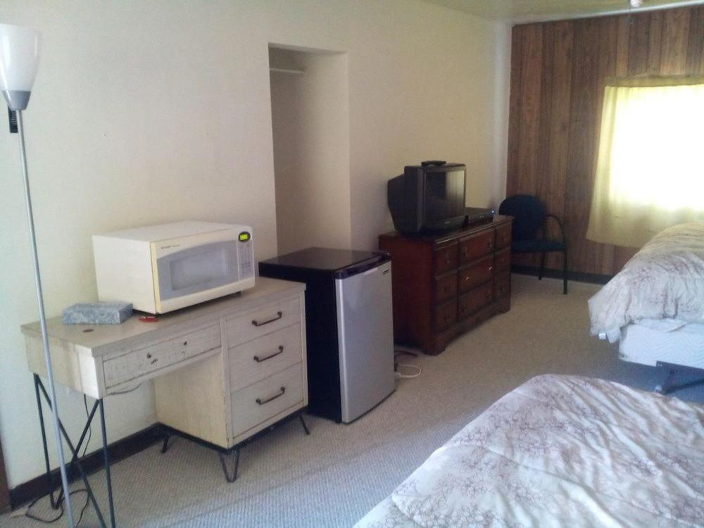 Mountaineer Motel photo 10