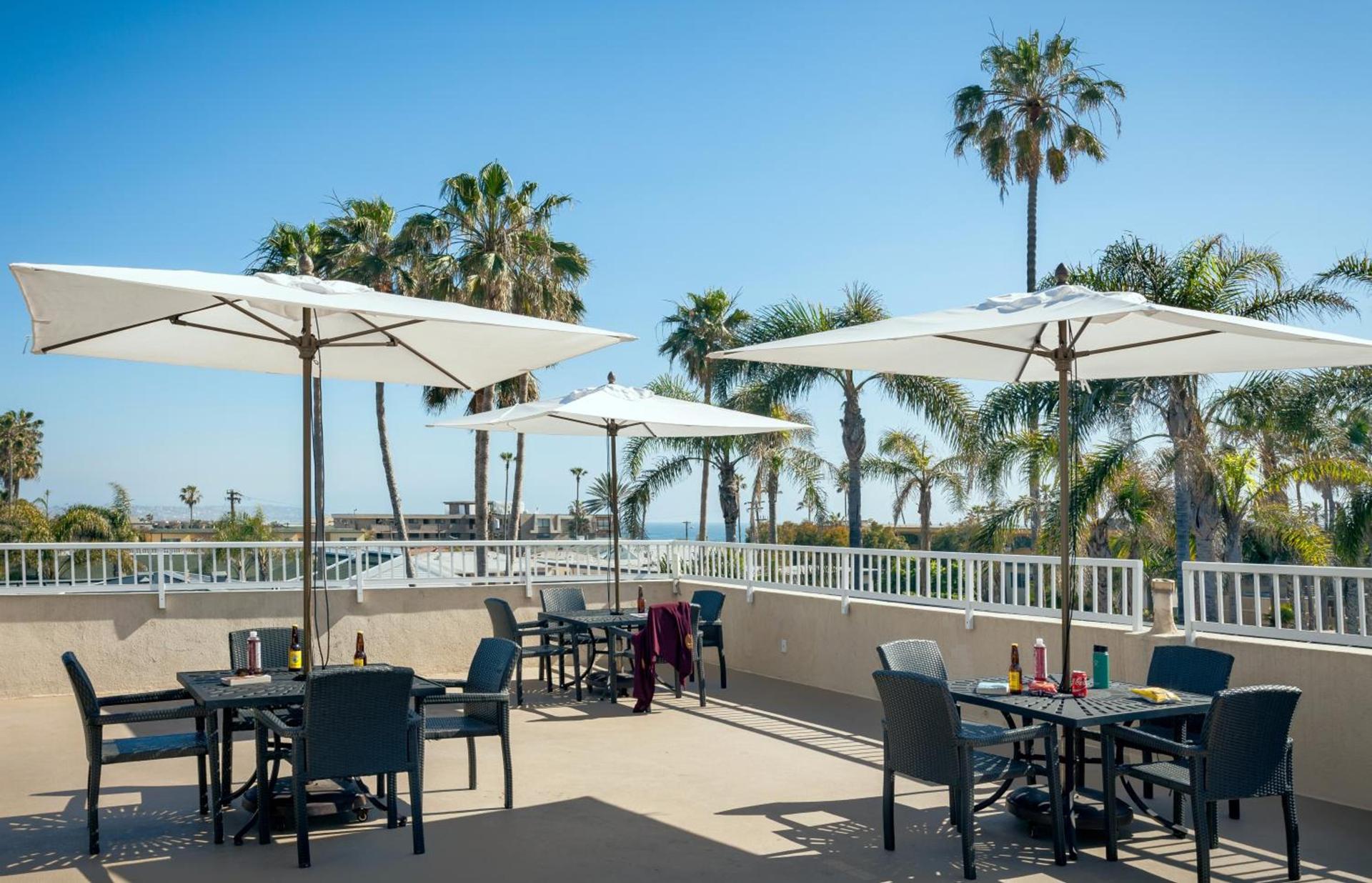 PB Surf Beachside Inn photo 22