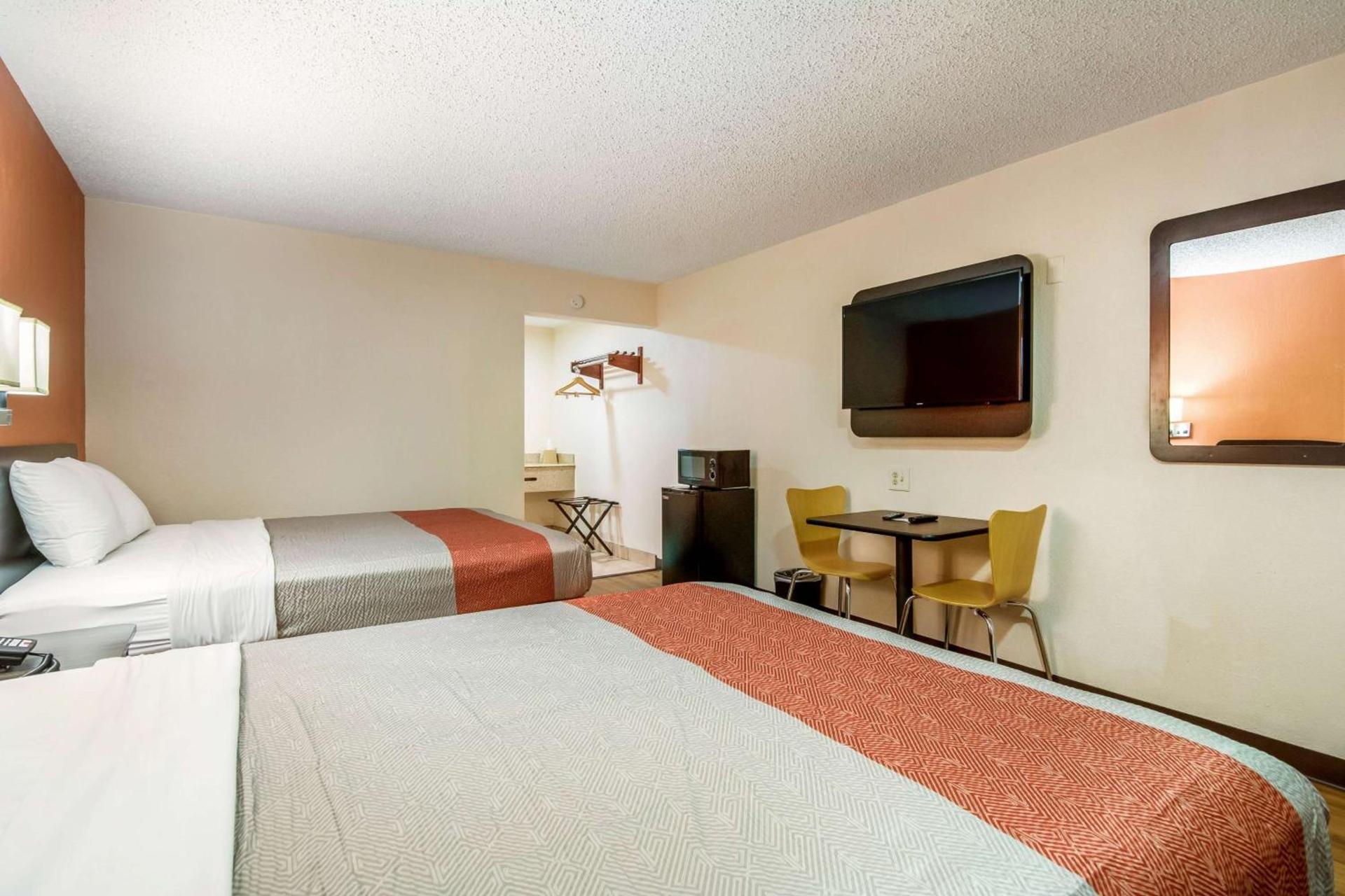 Motel 6-Winnie, TX photo 21