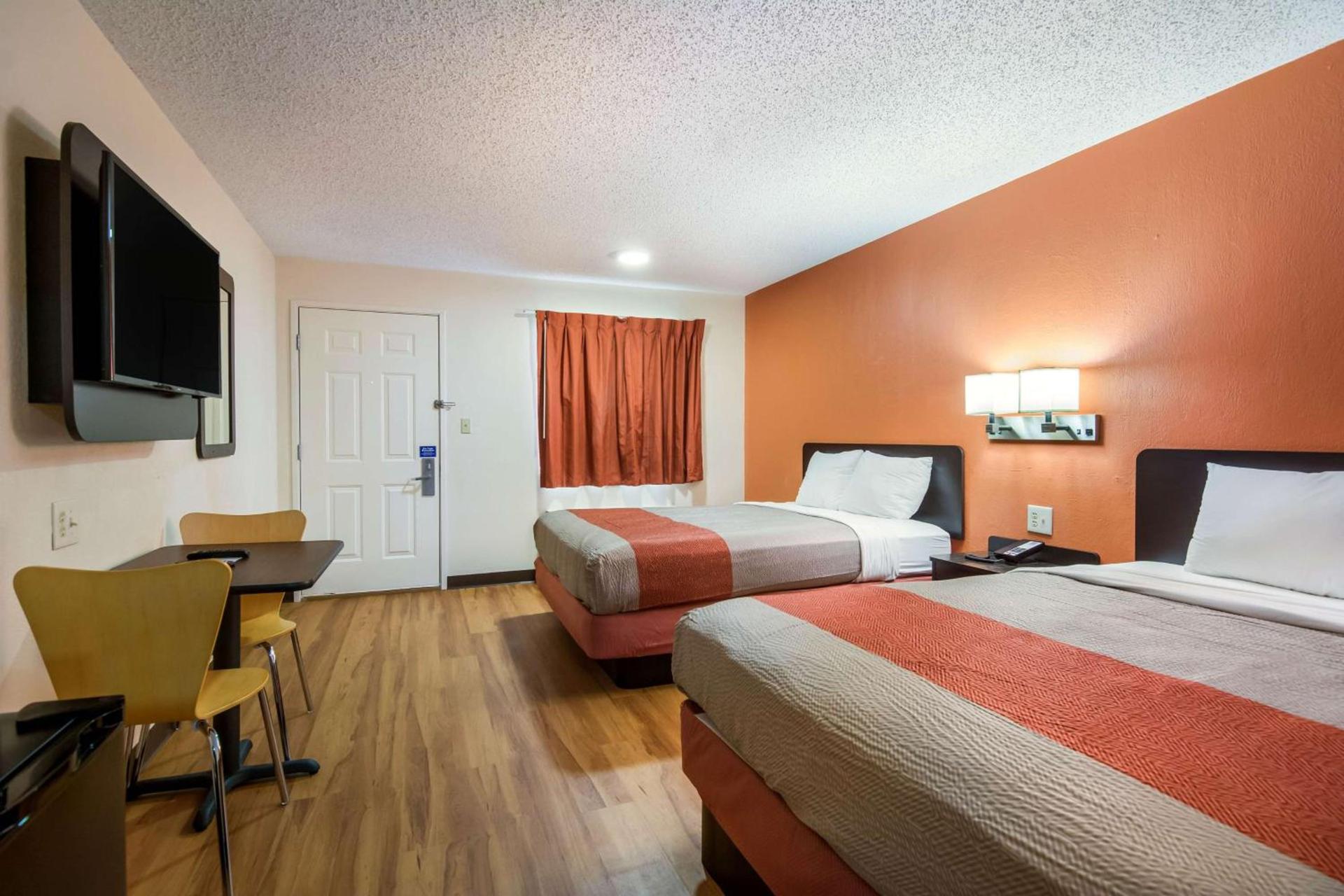 Motel 6-Winnie, TX photo 19