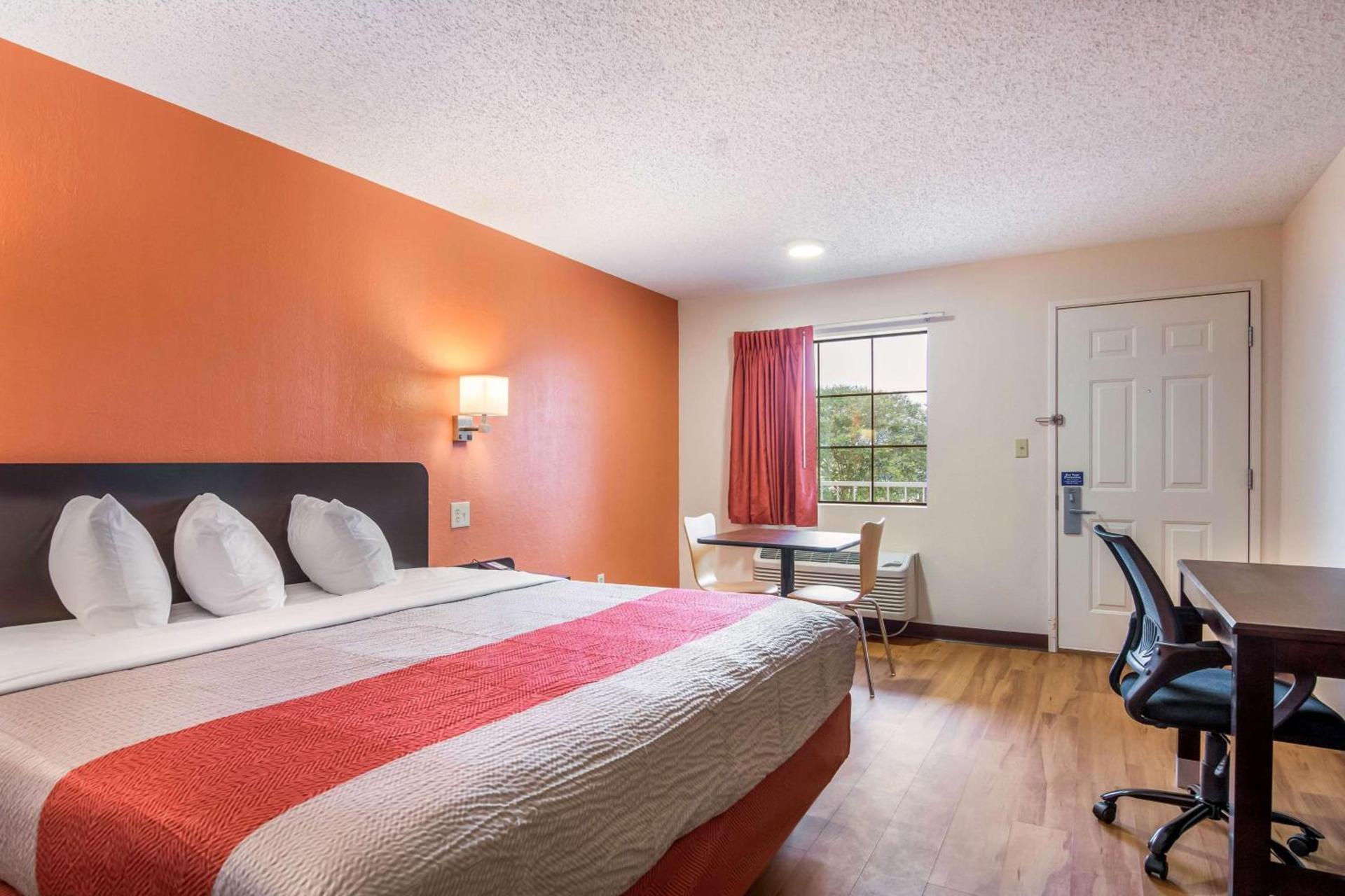 Motel 6-Winnie, TX photo 58