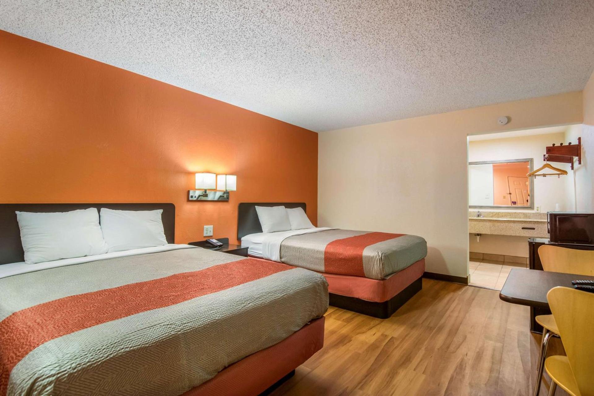 Motel 6-Winnie, TX photo 20