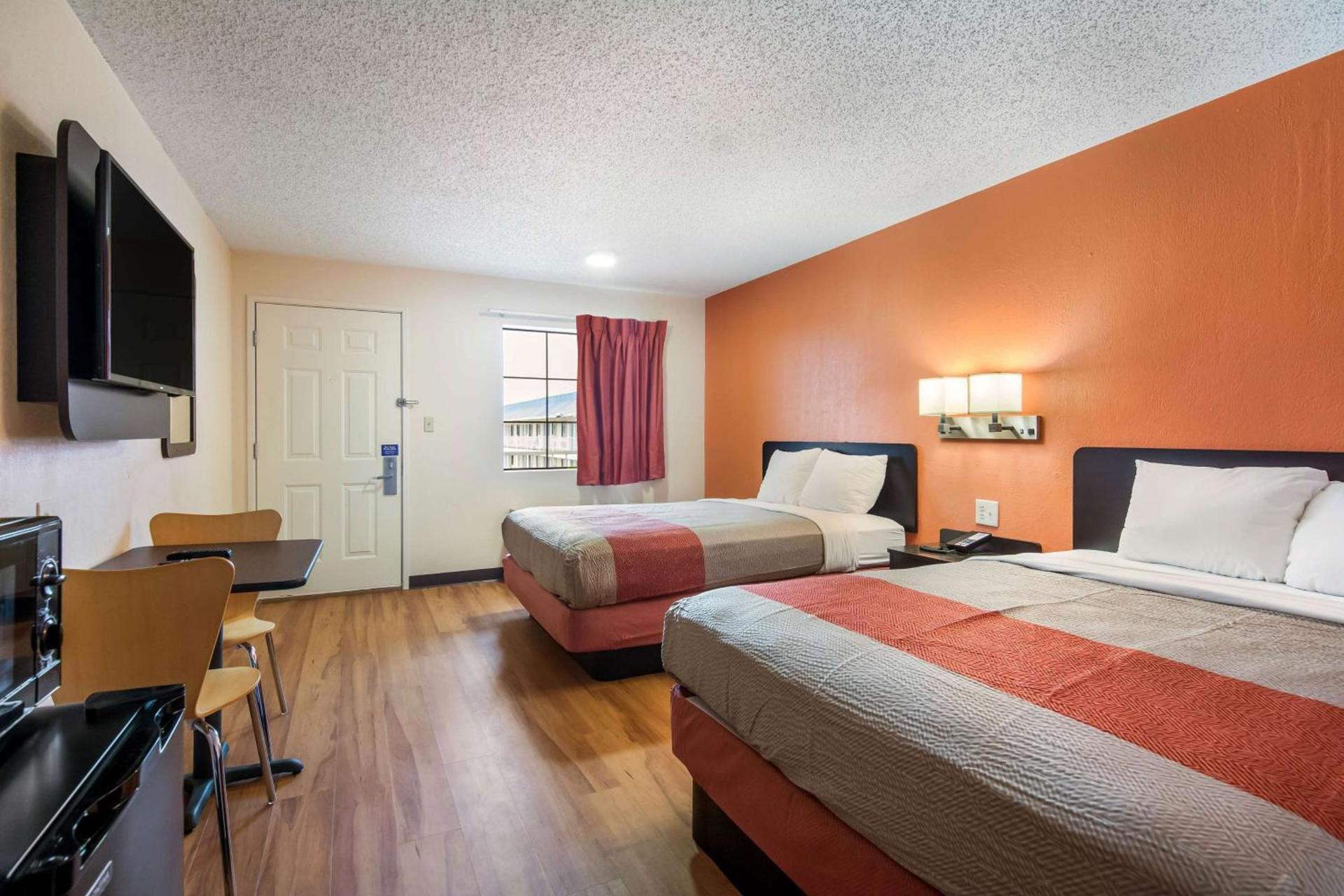 Motel 6-Winnie, TX photo 18