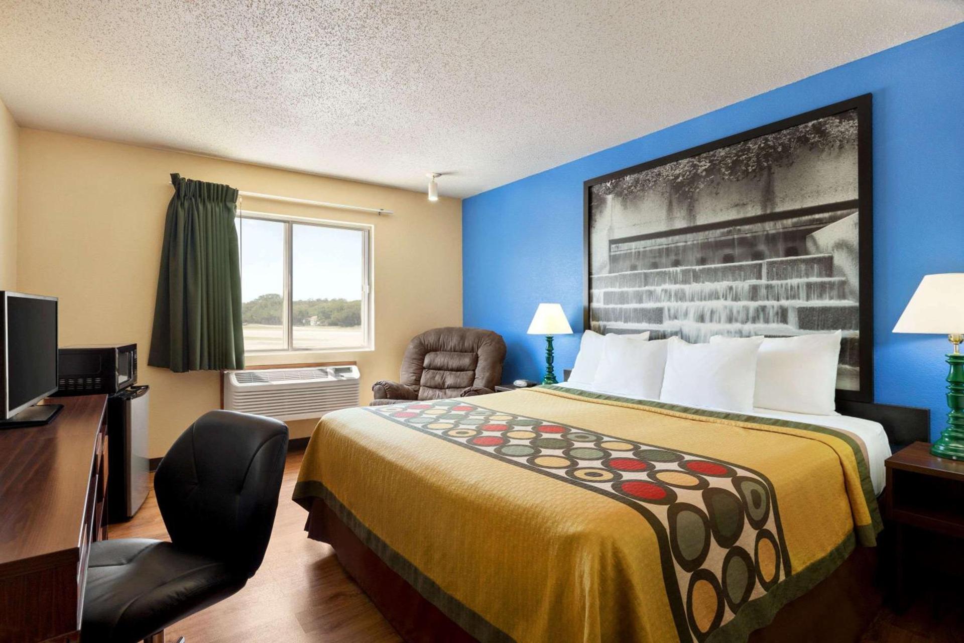Super 8 by Wyndham Waco University Area photo 12