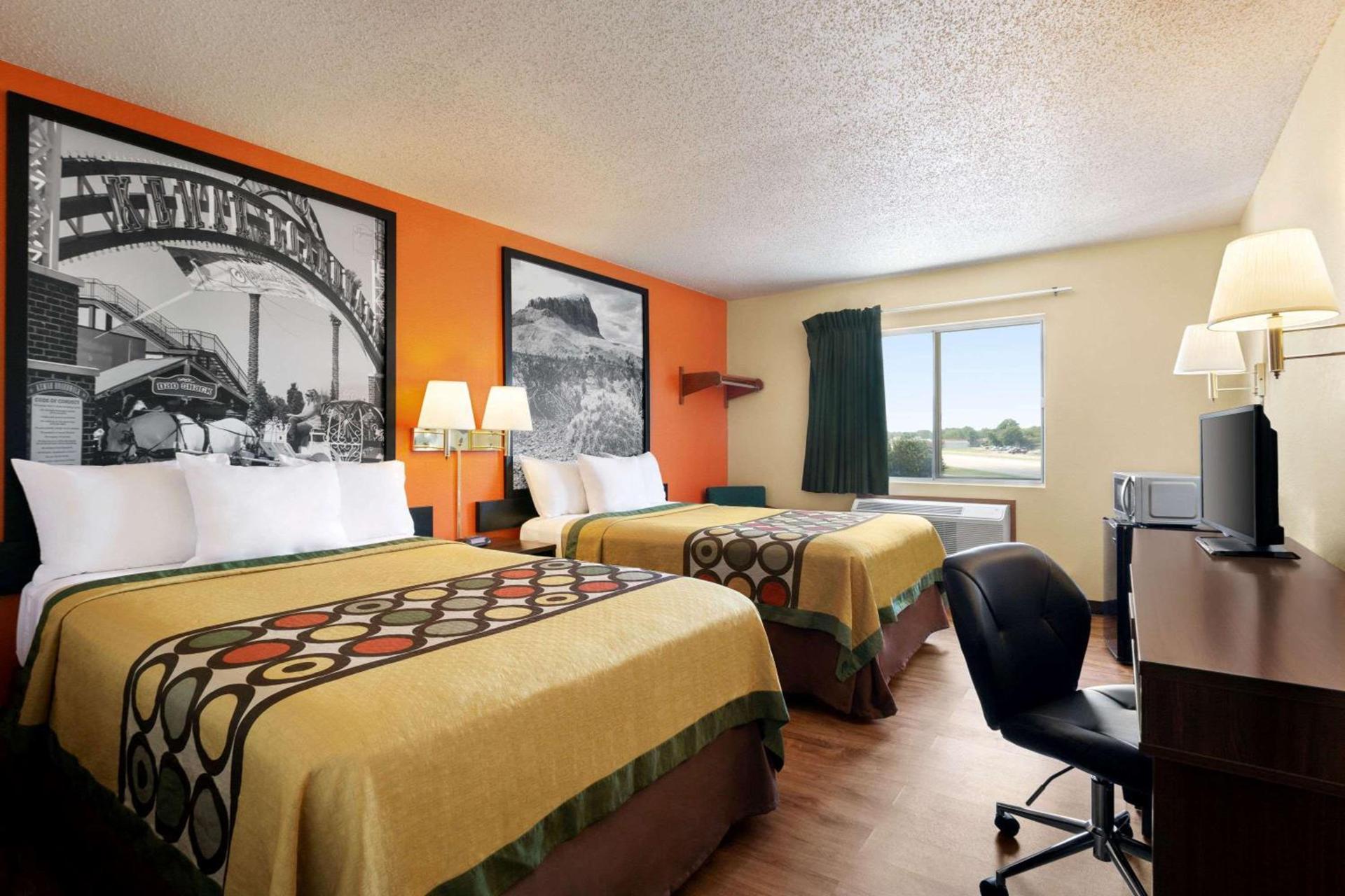 Super 8 by Wyndham Waco University Area photo 3