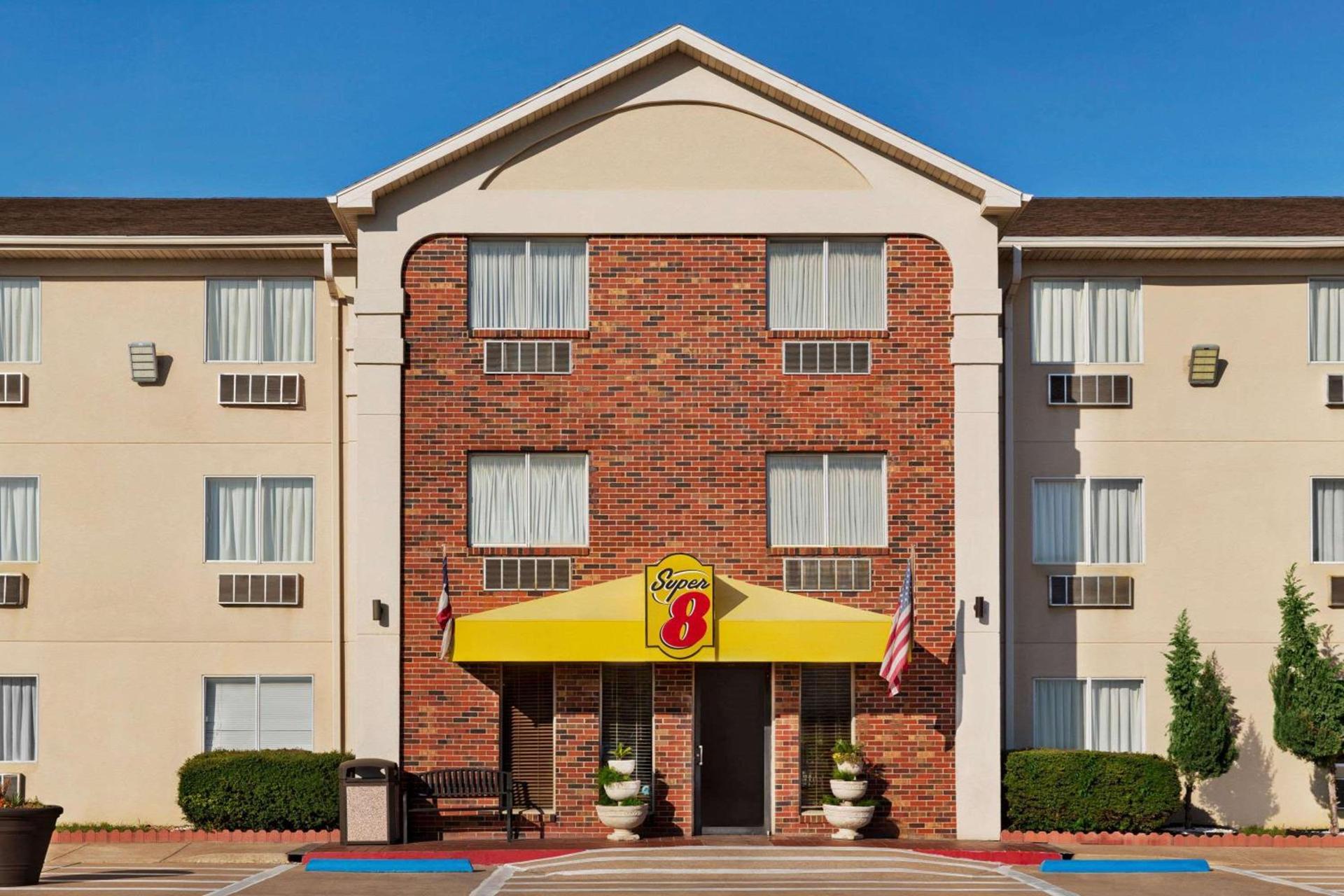 Super 8 by Wyndham Waco University Area photo 13