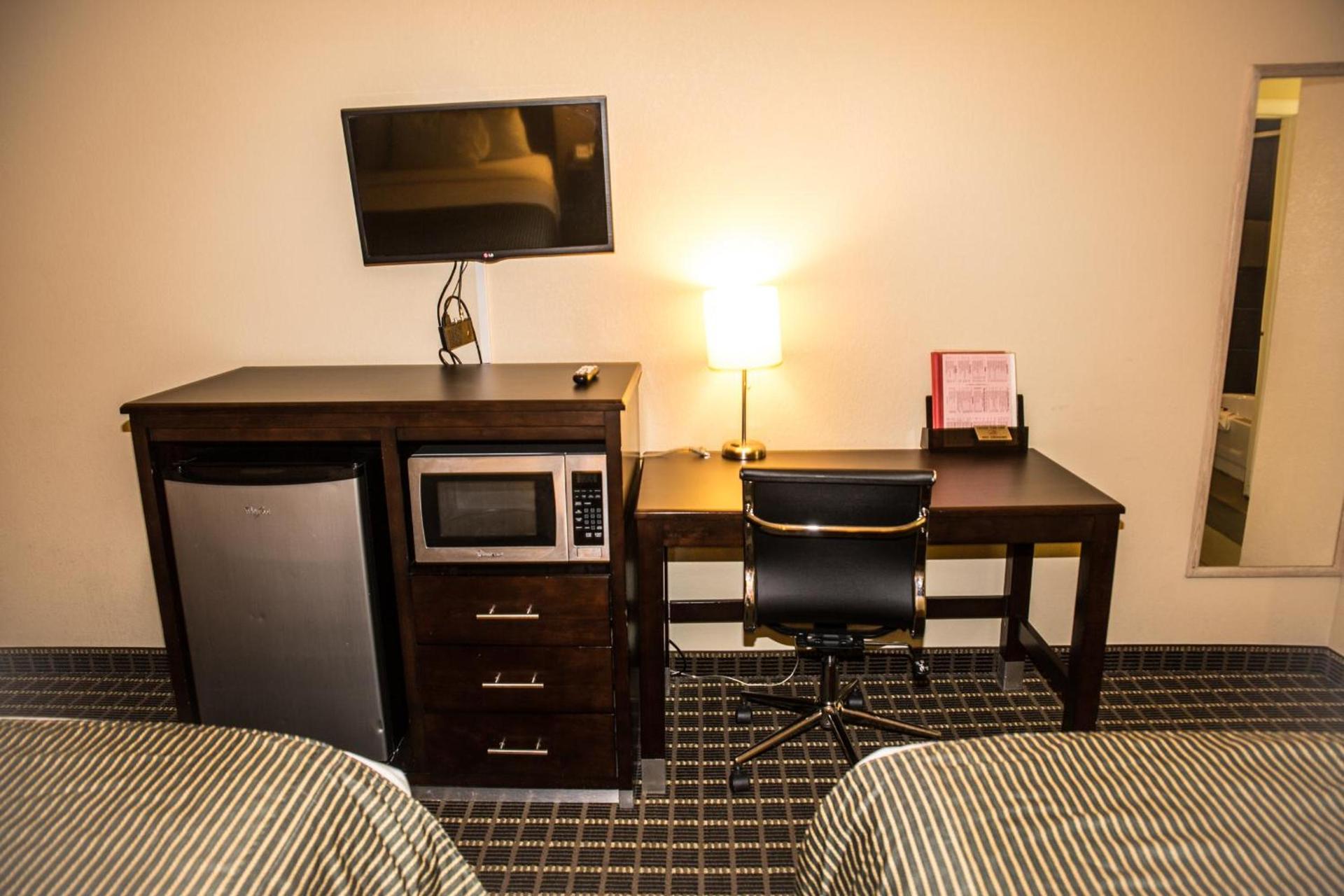 Ramada by Wyndham Flagstaff East photo 25