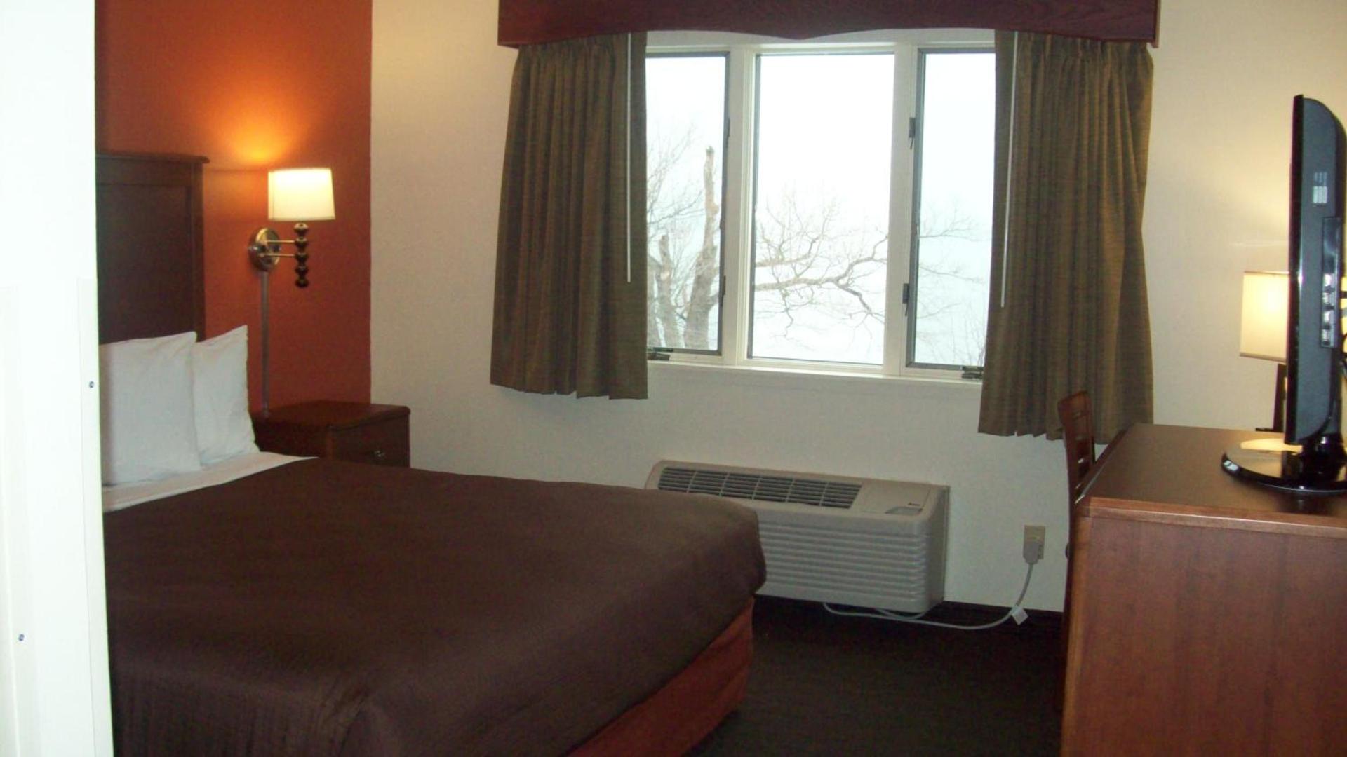 AmericInn by Wyndham Silver City photo 15