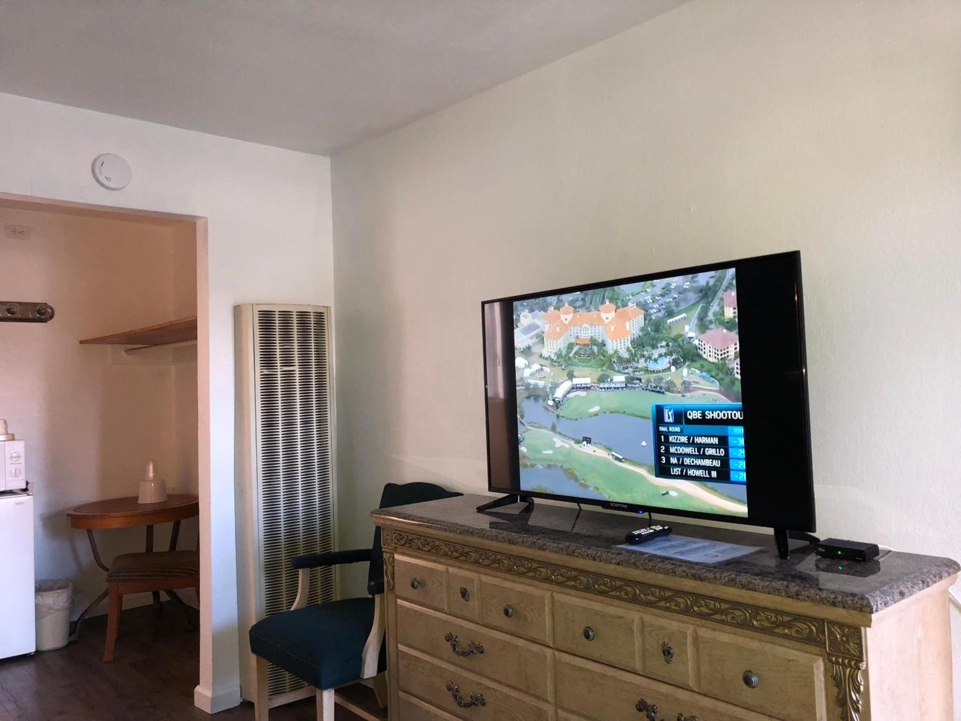 Cedar Inn & Suites photo 26
