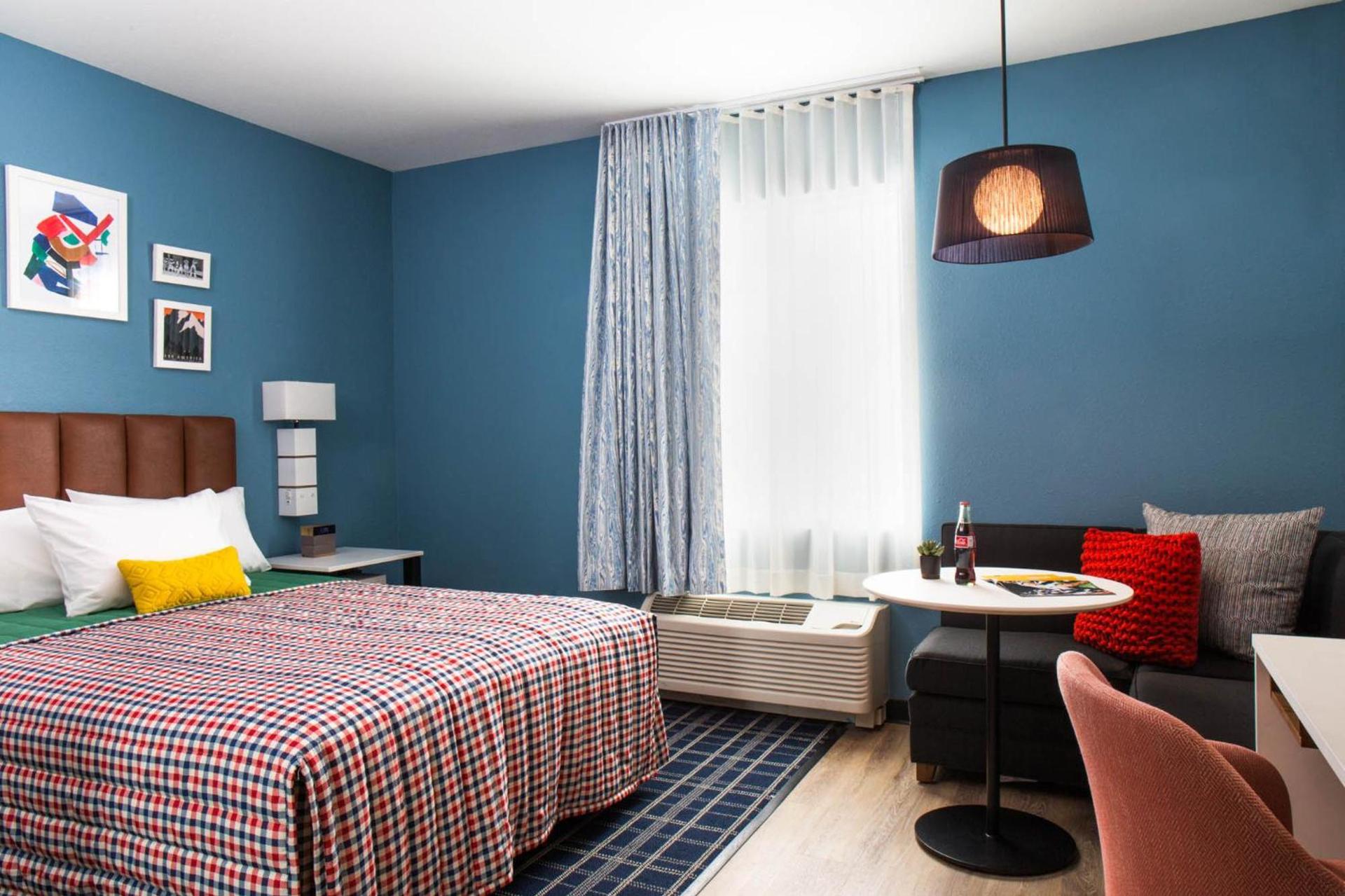 Uptown Suites Extended Stay Denver CO - Centennial photo 5