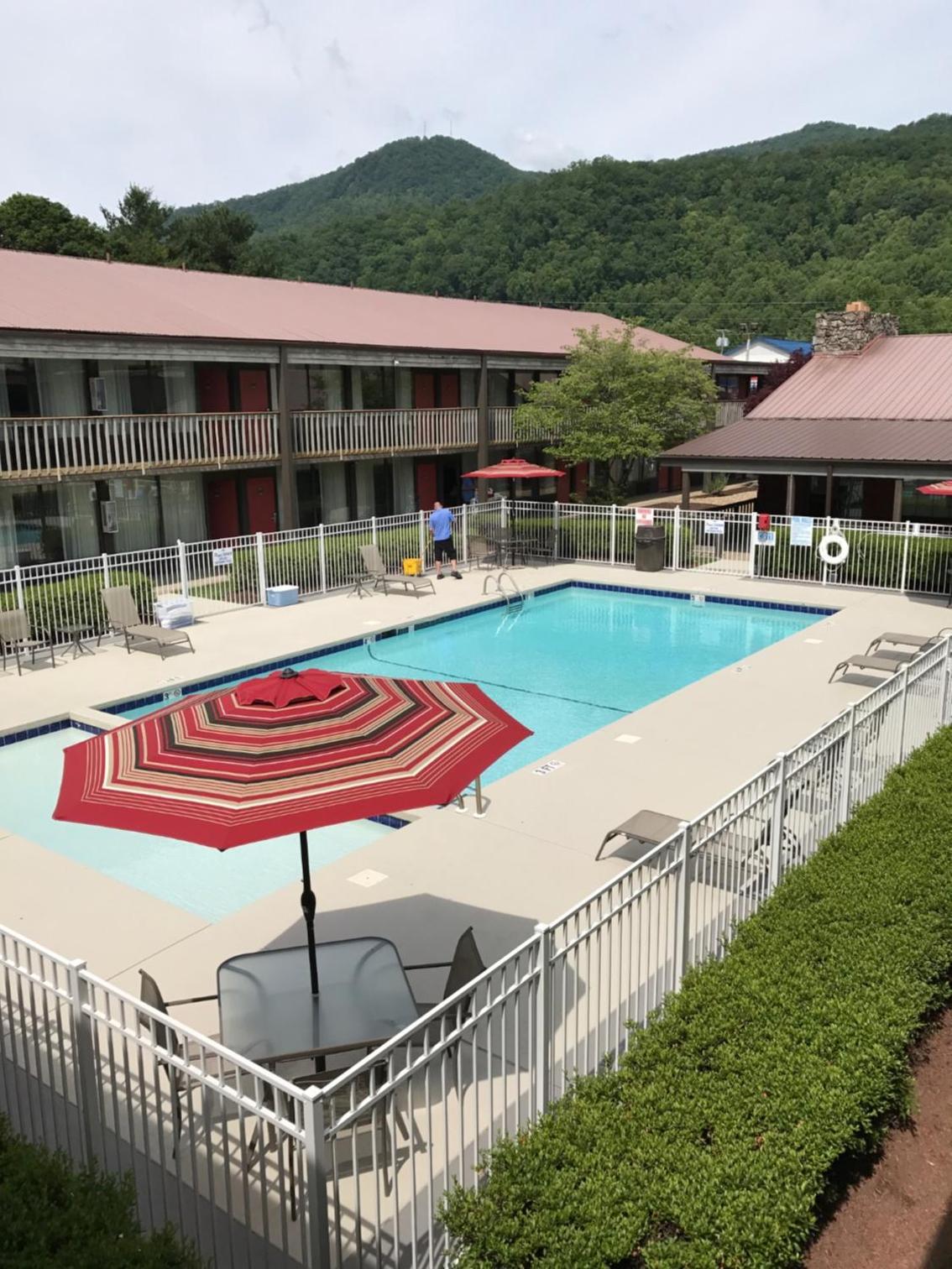 Great Smokies Inn - Cherokee photo 31