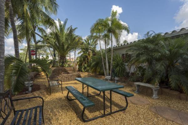 Green Seas Motel photo 45