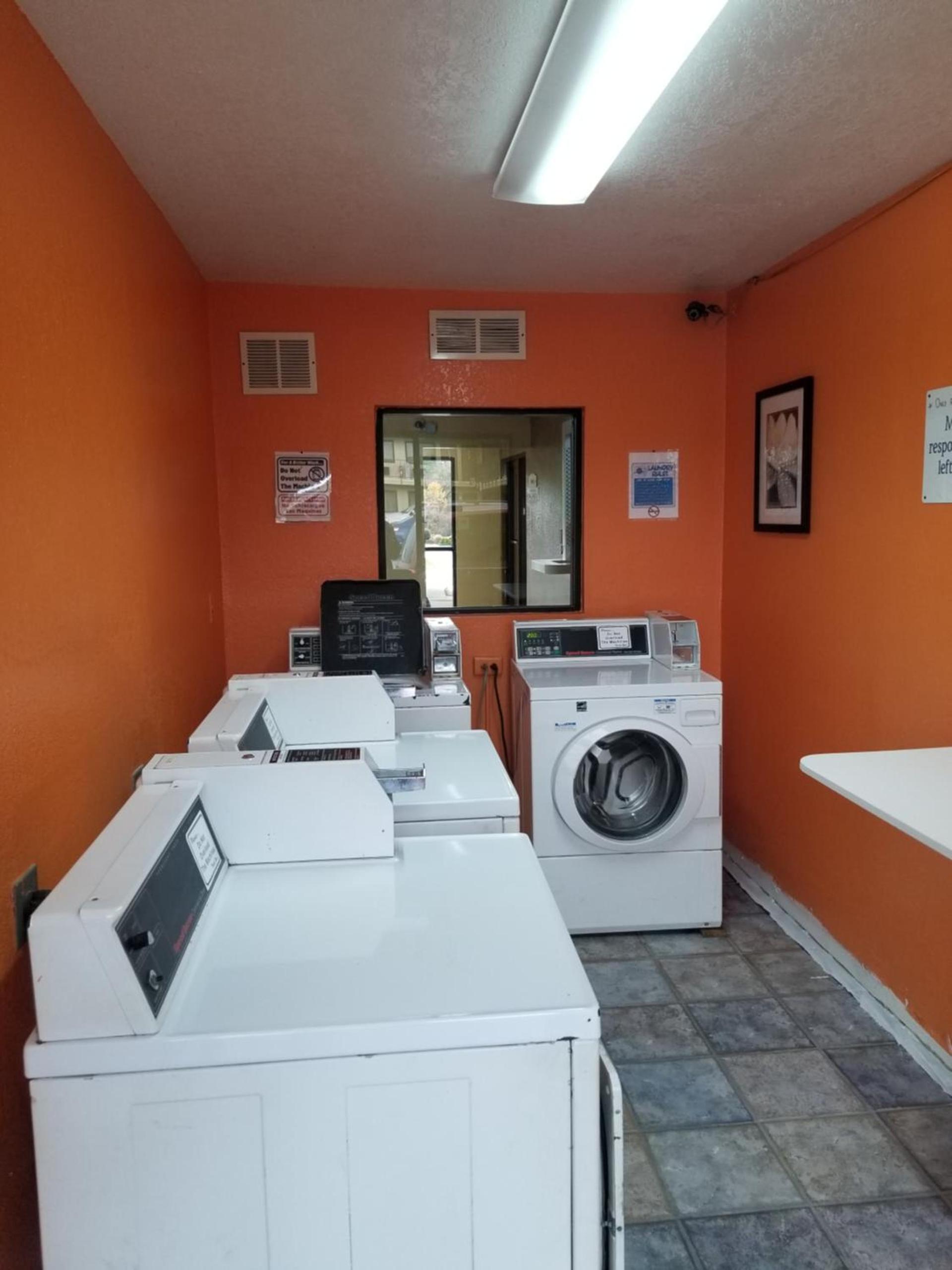 America's Best Inn - Macon photo 8