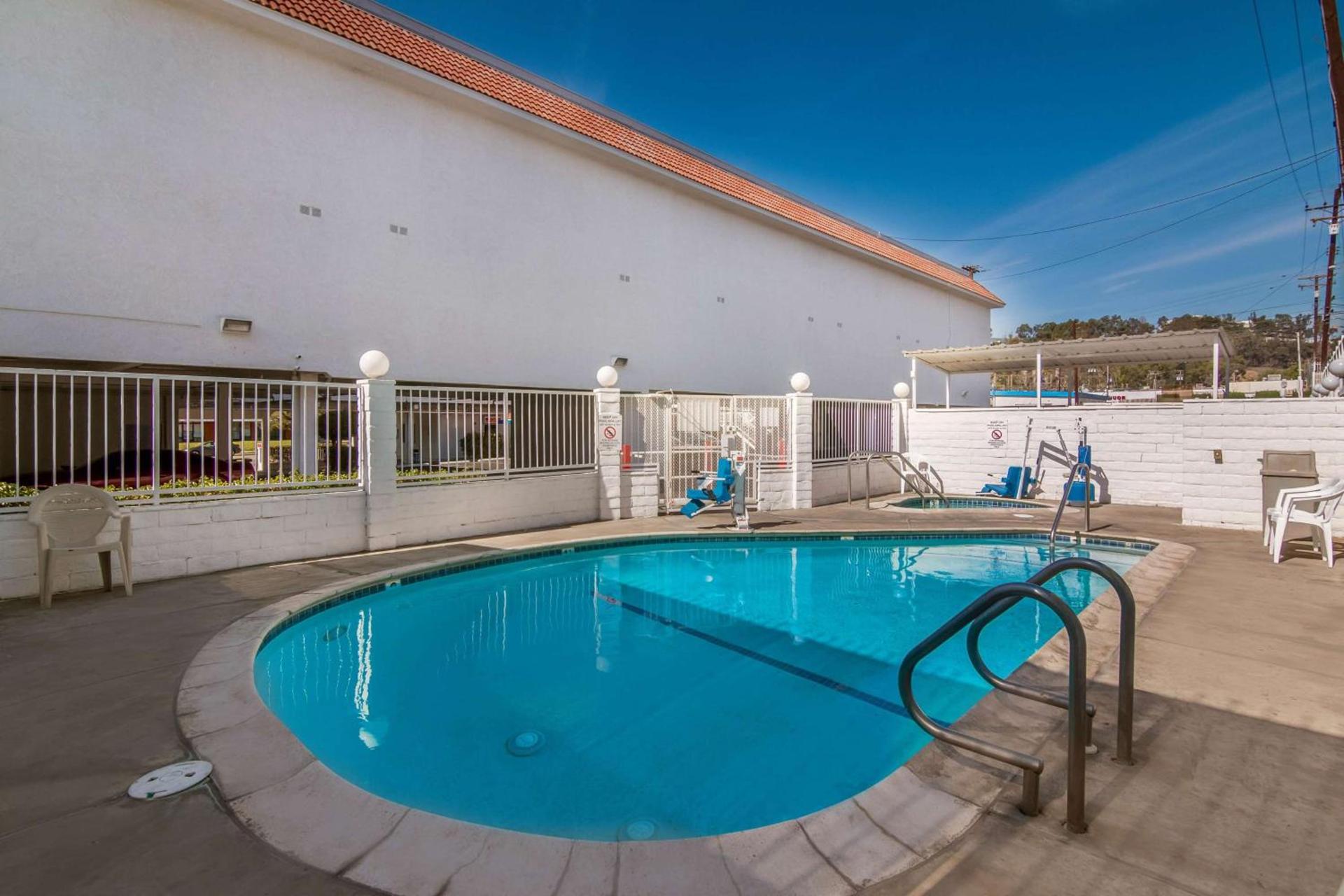Motel 6 Monterey Park photo 6