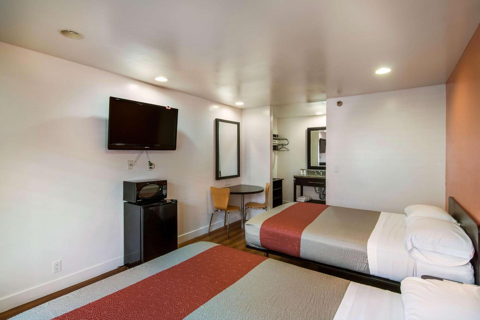 Motel 6 Monterey Park photo 14