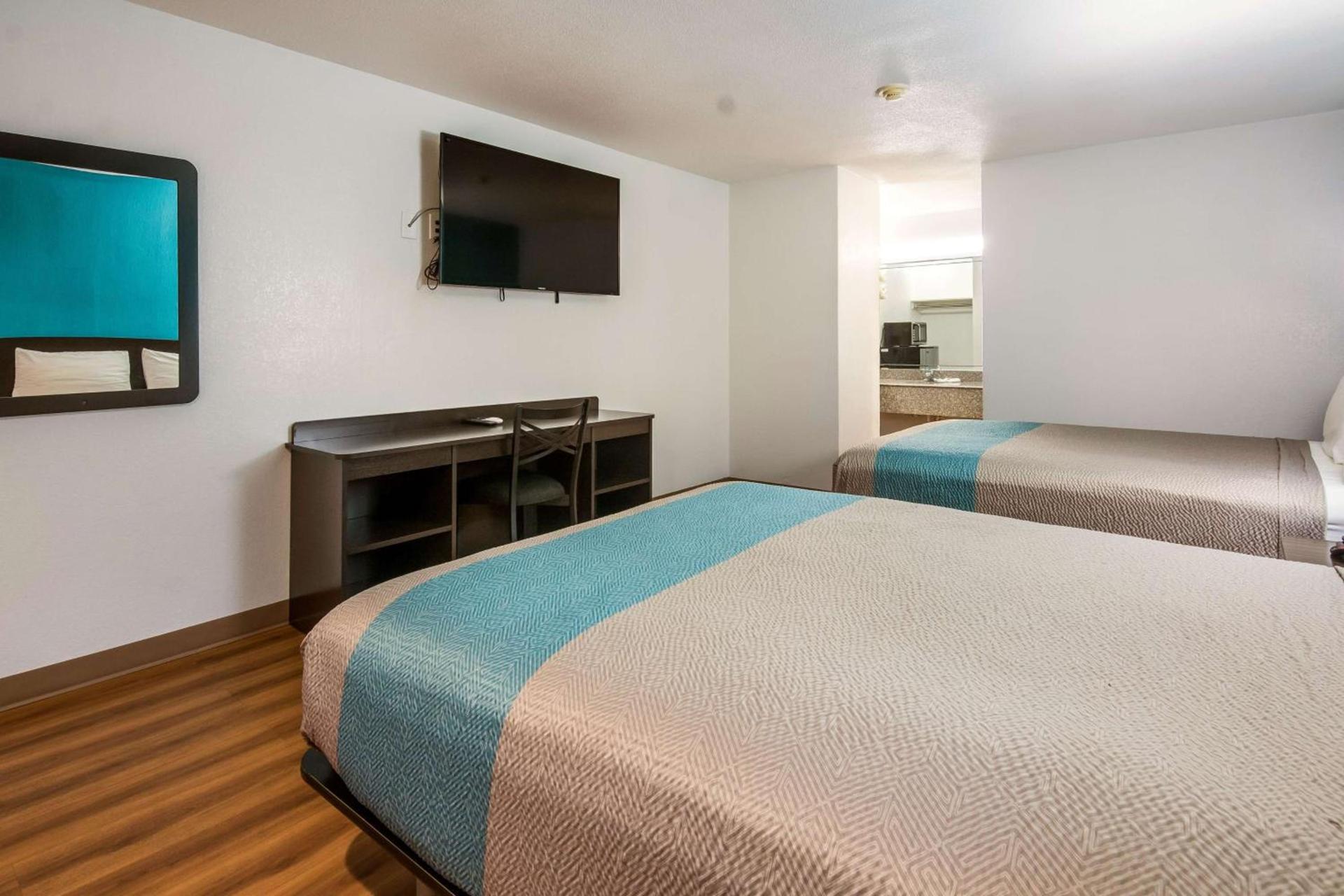 Motel 6-Freeport, TX photo 18