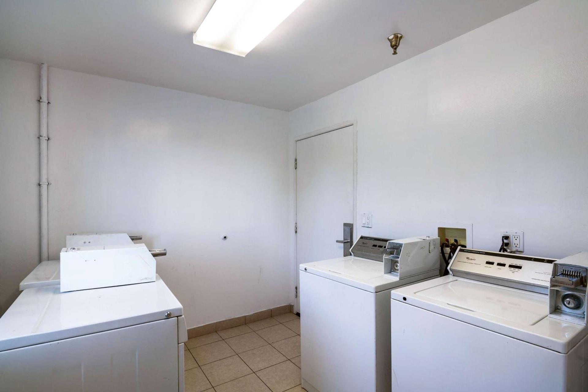 Motel 6 Monterey Park photo 37