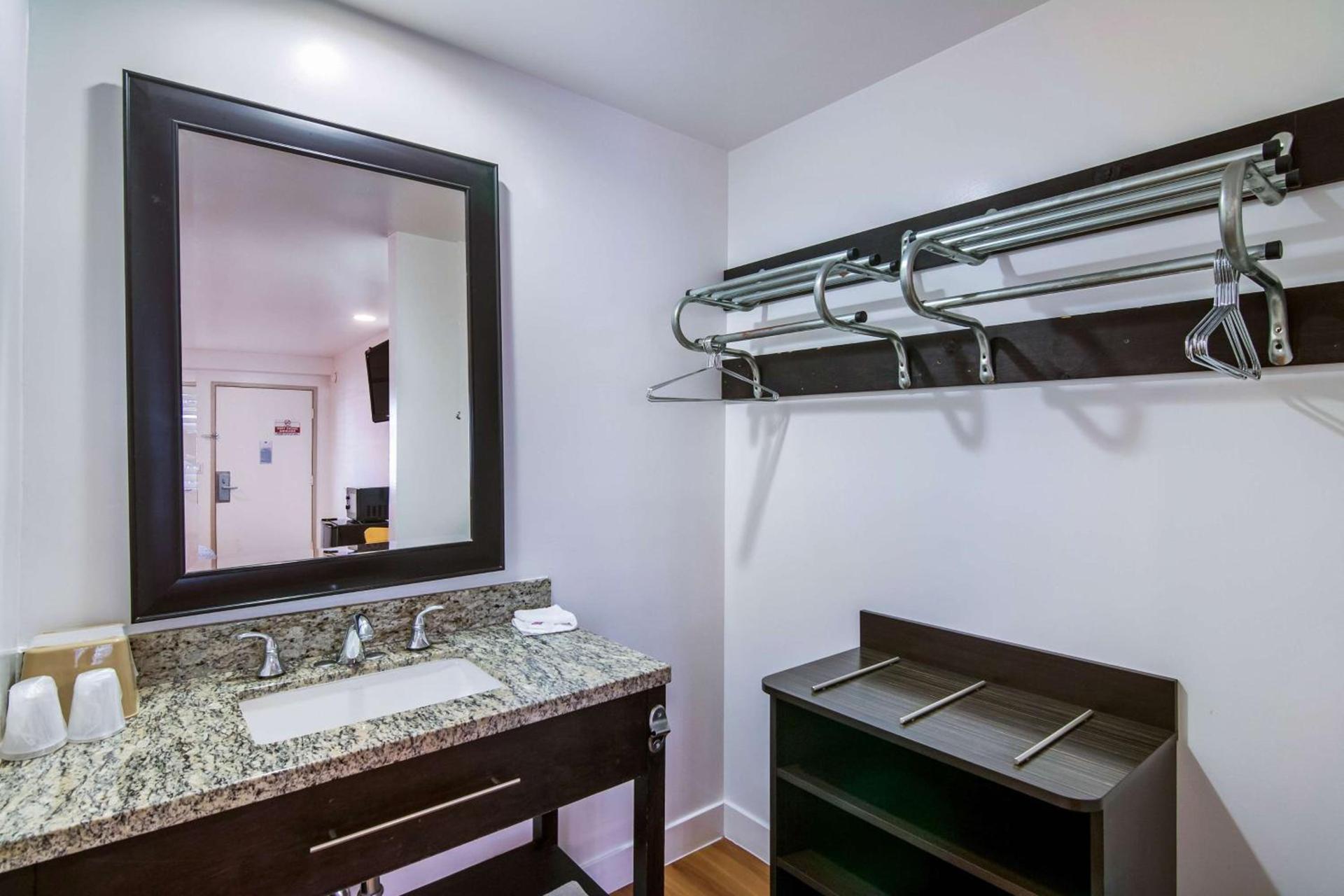 Motel 6 Monterey Park photo 25