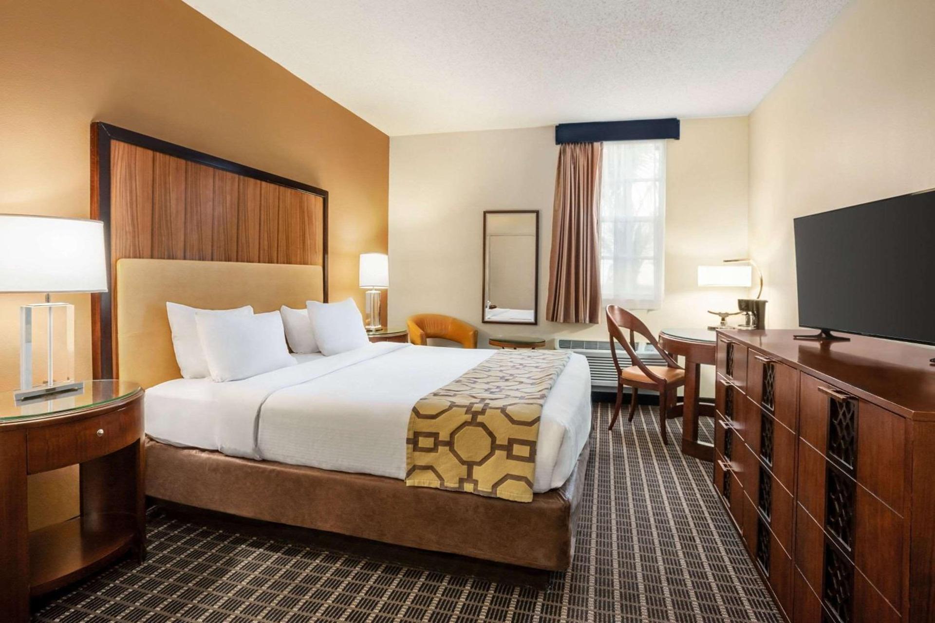 Belmont Inn & Suites photo 48