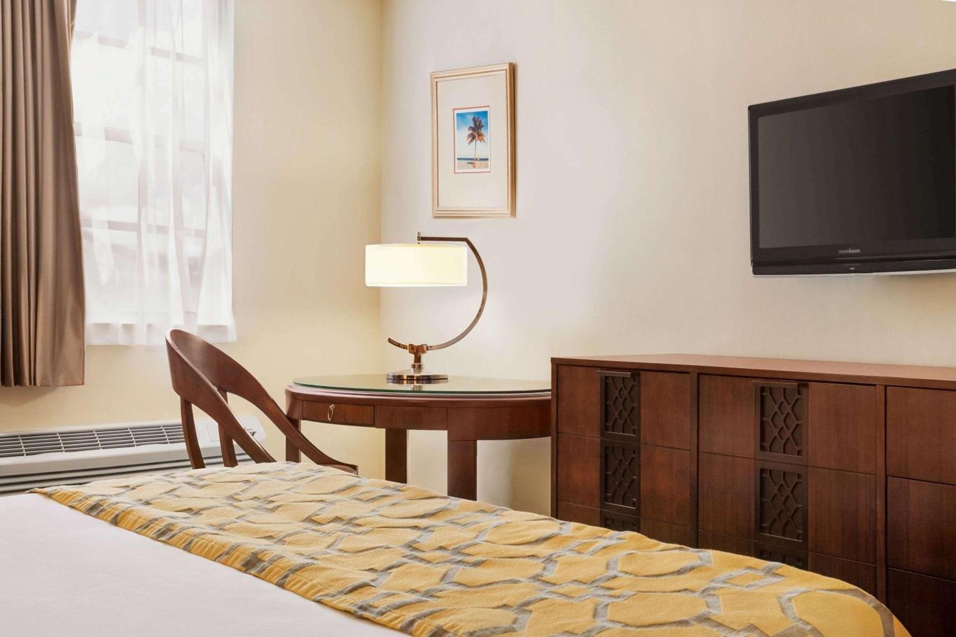 Belmont Inn & Suites photo 25