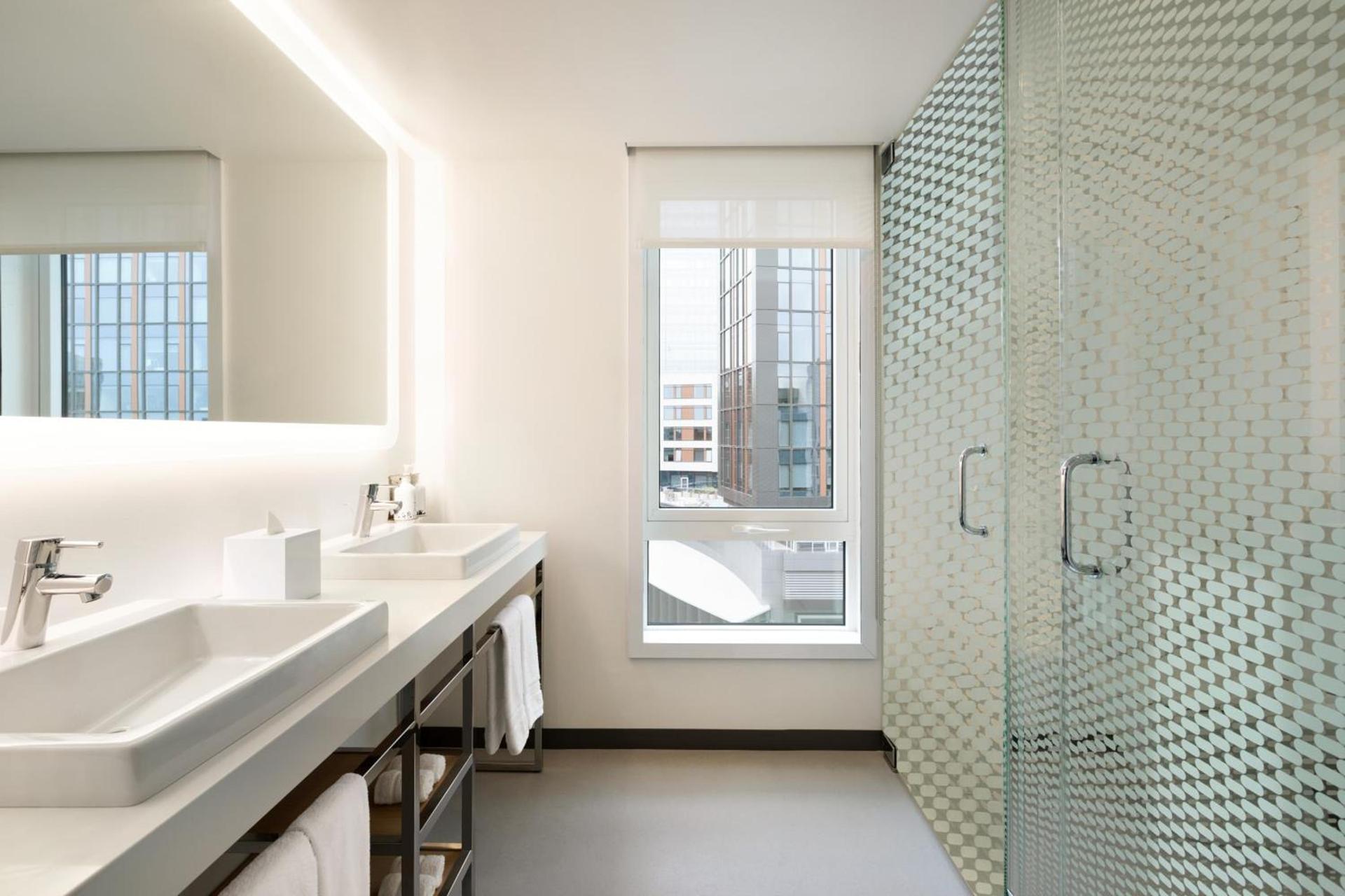 YOTEL Boston photo 35