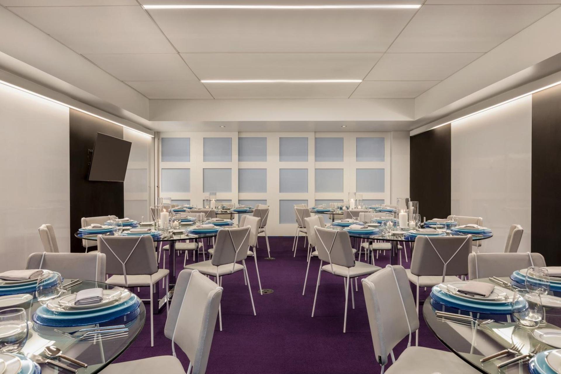 YOTEL Boston photo 57