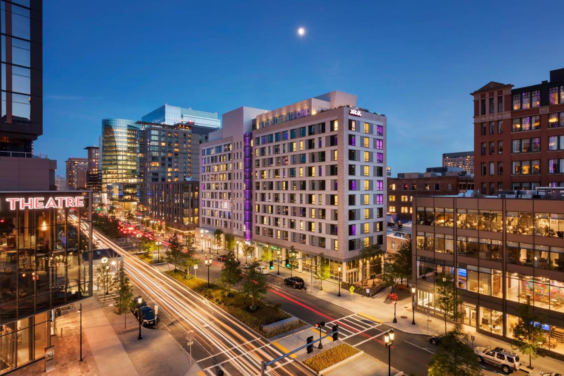 YOTEL Boston photo 58