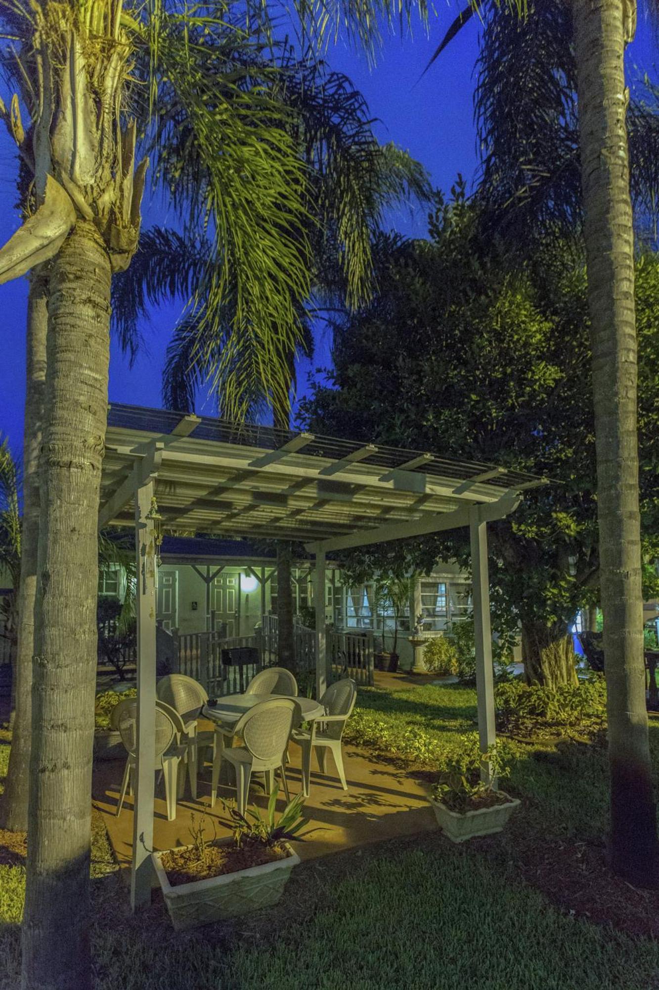 Richard's Motel Extended Stay photo 11