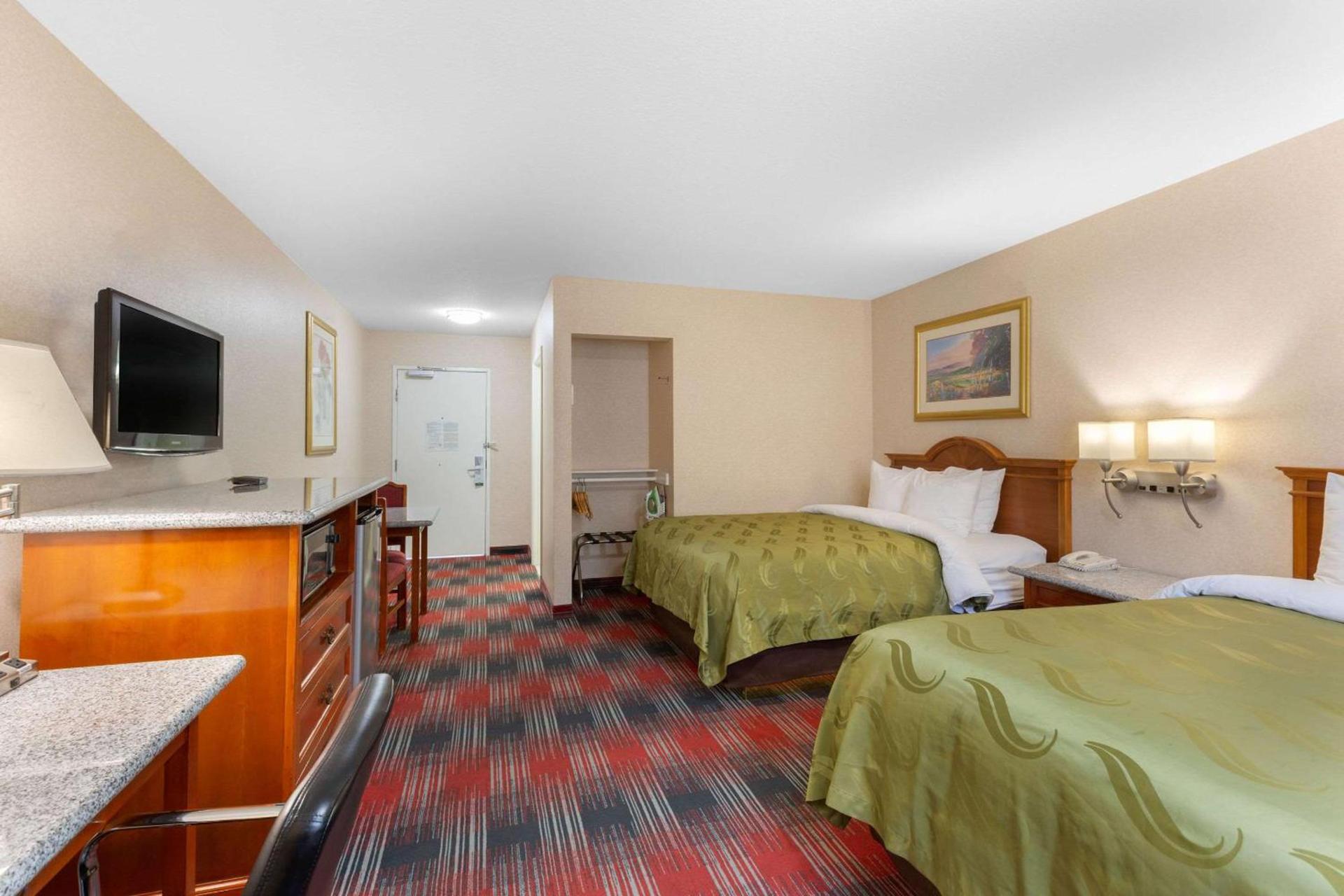 Quality Inn & Suites Oceanside Near Camp Pendleton photo 11
