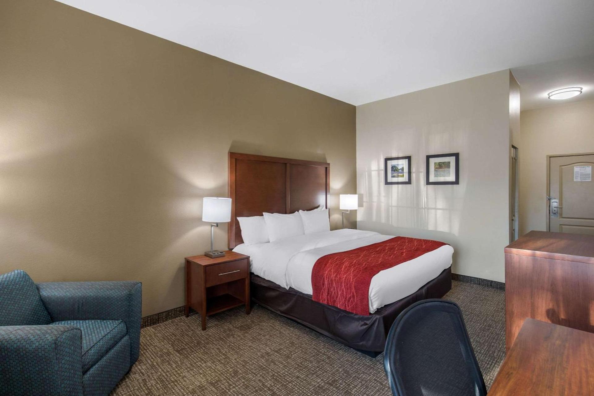 Comfort Inn & Suites Cedar Hill Duncanville photo 8