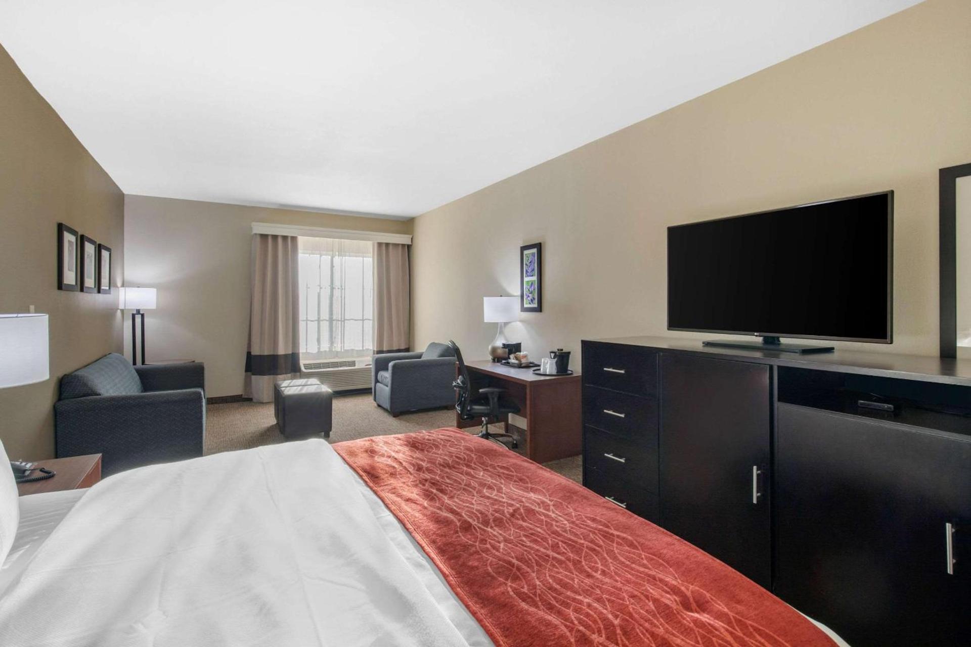 Comfort Inn & Suites Cedar Hill Duncanville photo 23